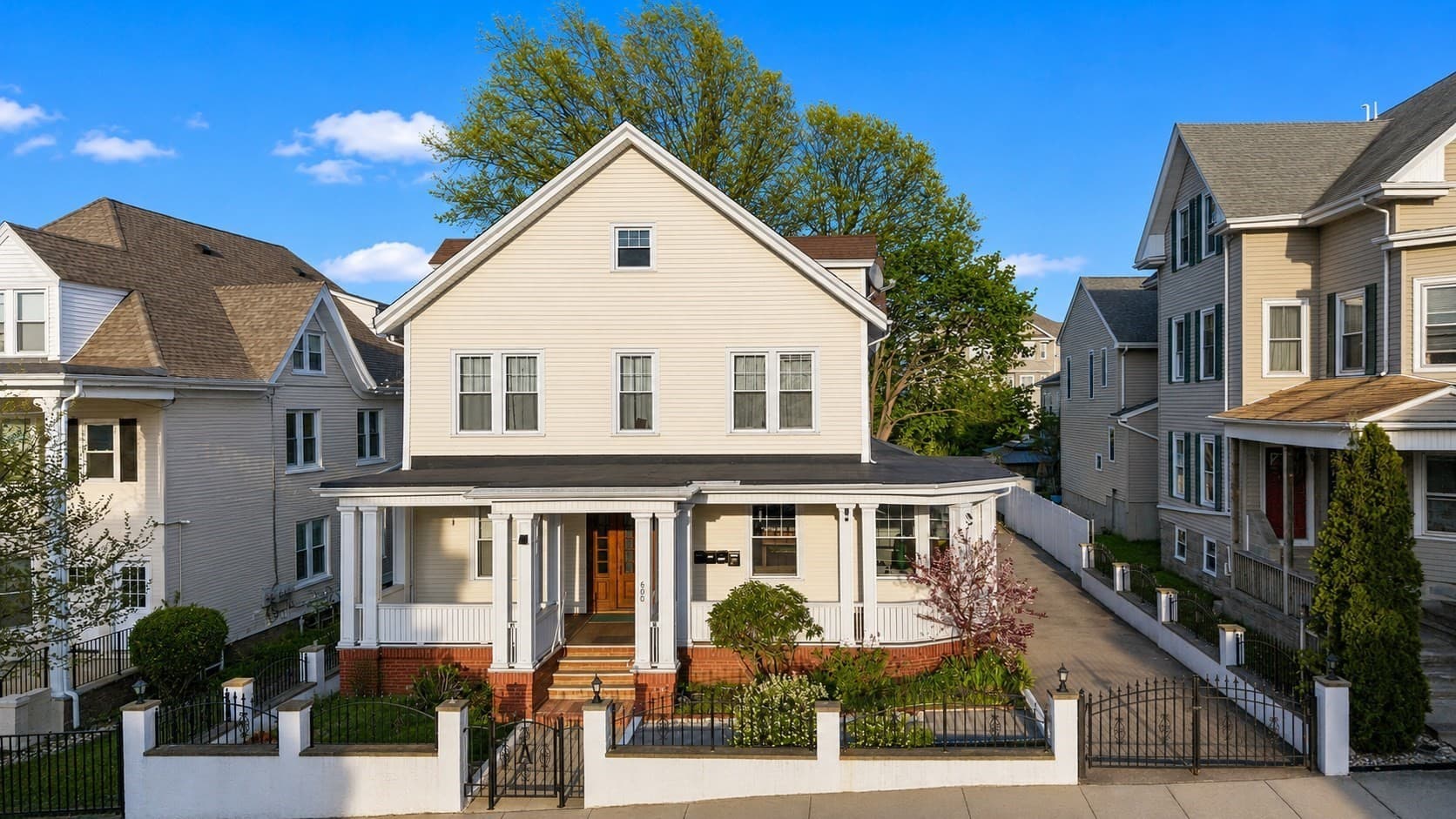 600 Broadway, Fall River MA 02724