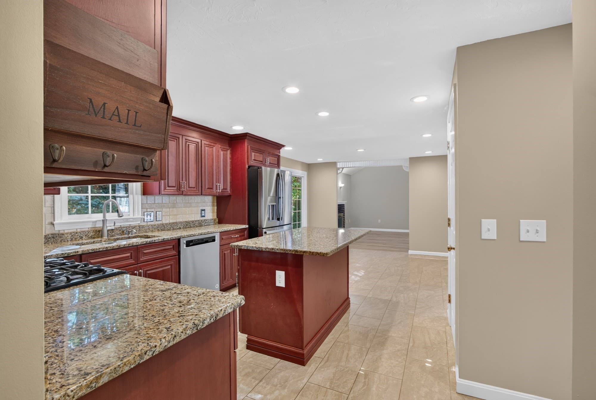 Single Family Residence at 25 Corinth Drive, Worcester MA 01606, Worcester, photo 5 of 41