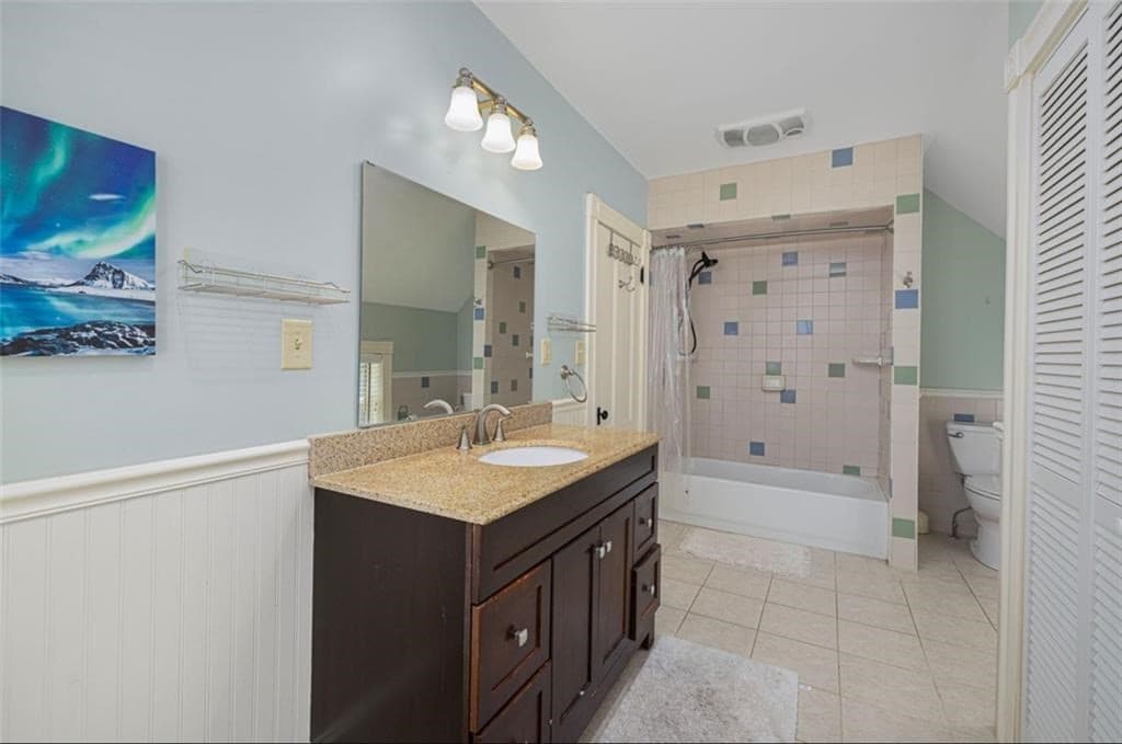 Single Family Residence at 230 Martin St, East Providence RI 02914, photo 24 of 39