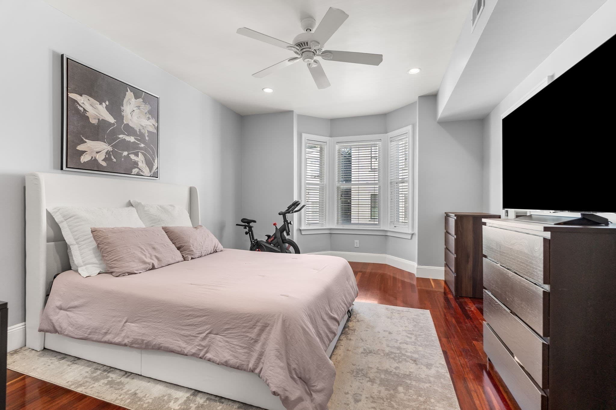 Condominium at 26 Vinton Street # 2, Boston MA 02127, Boston, photo 11 of 19