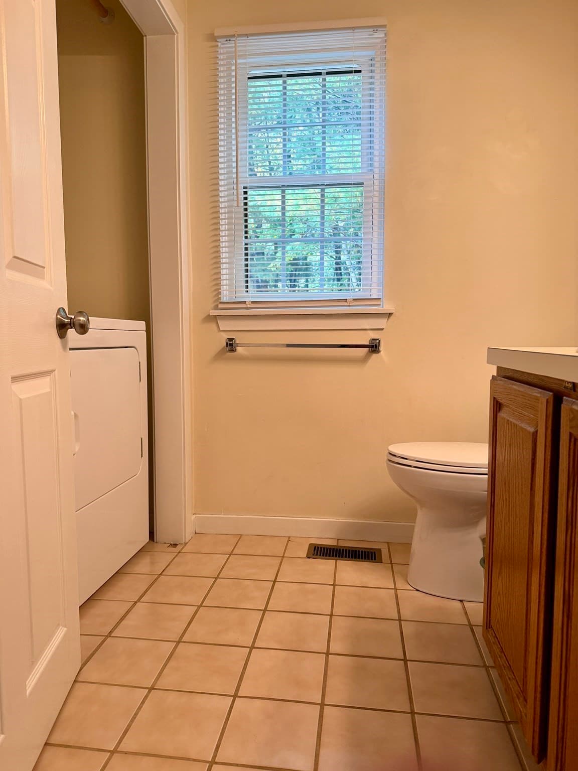 Condominium at 7 Victoria Drive # 1, Auburn MA 01501, Auburn, photo 13 of 28