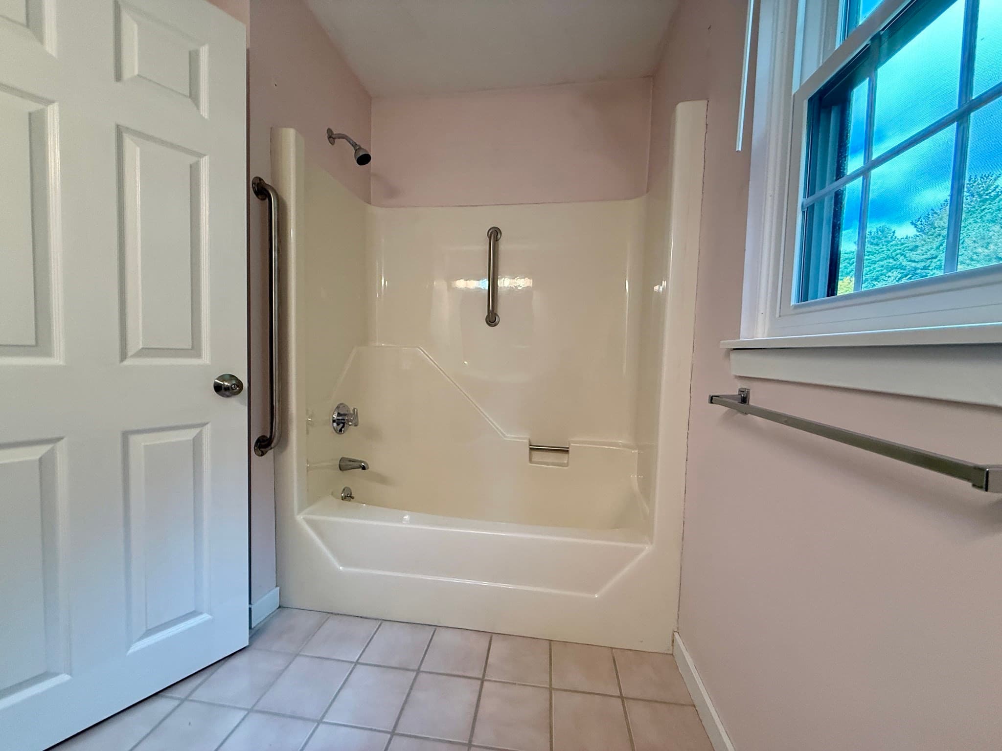 Condominium at 7 Victoria Drive # 1, Auburn MA 01501, Auburn, photo 20 of 28