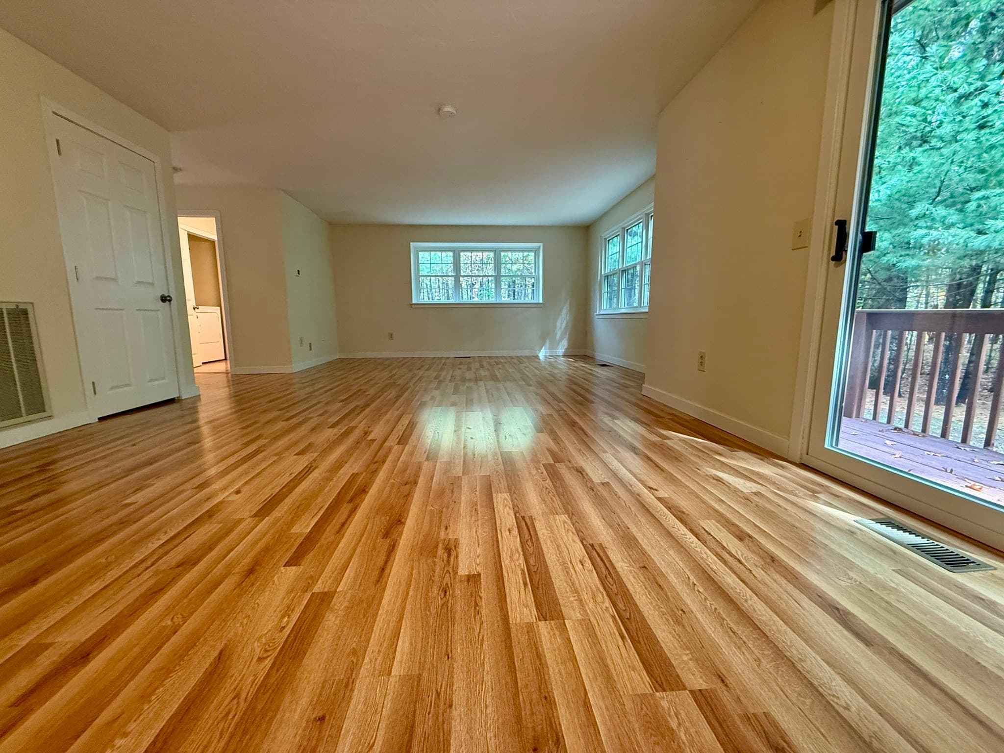 Condominium at 7 Victoria Drive # 1, Auburn MA 01501, Auburn, photo 9 of 28