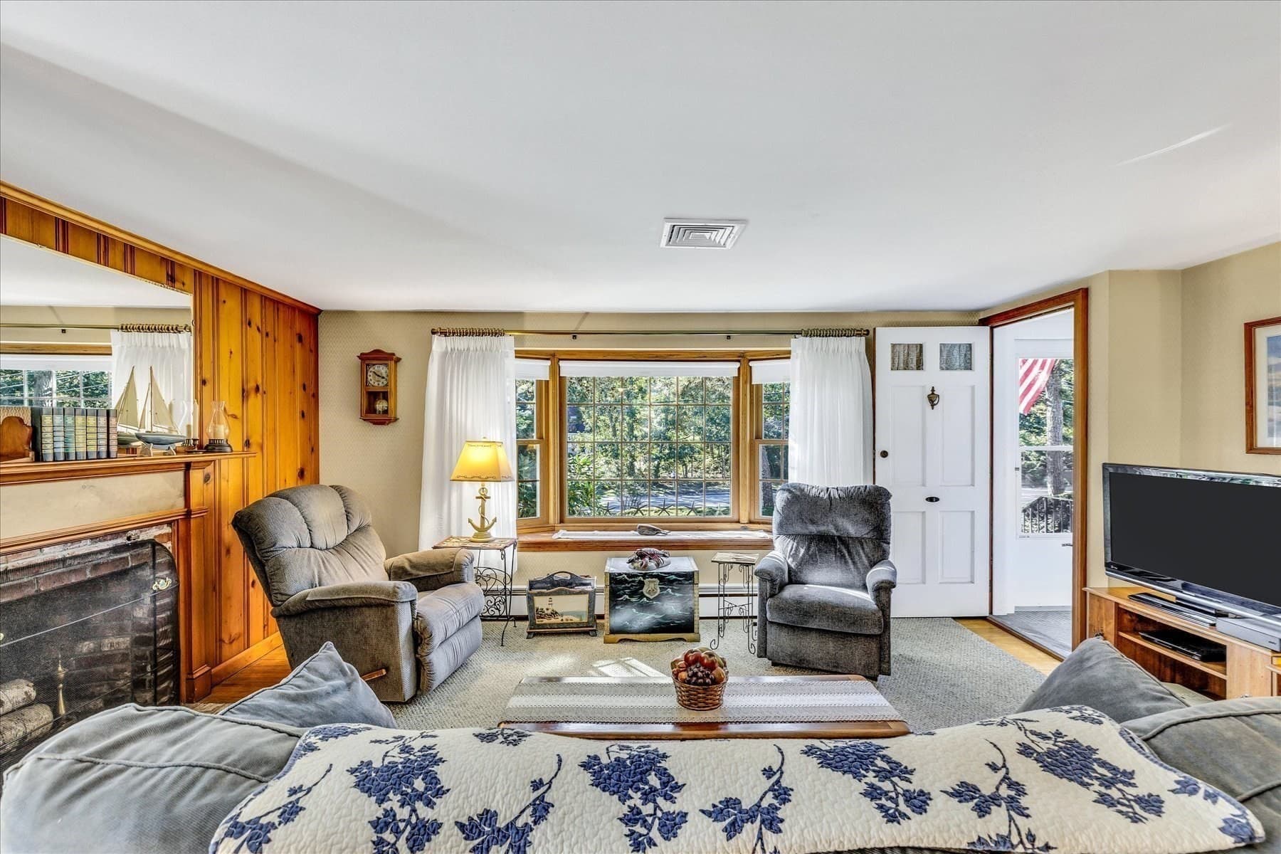 Single Family Residence at 686 Queen Anne Rd, Harwich MA 02645, Harwich, photo 9 of 32