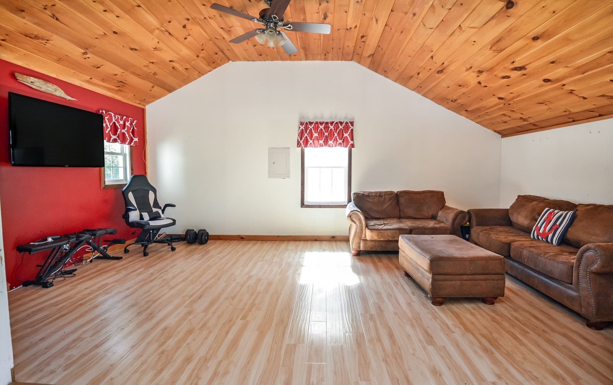Single Family Residence at 28 Hogg Memorial Dr, Whitman MA 02382, Whitman, photo 10 of 29