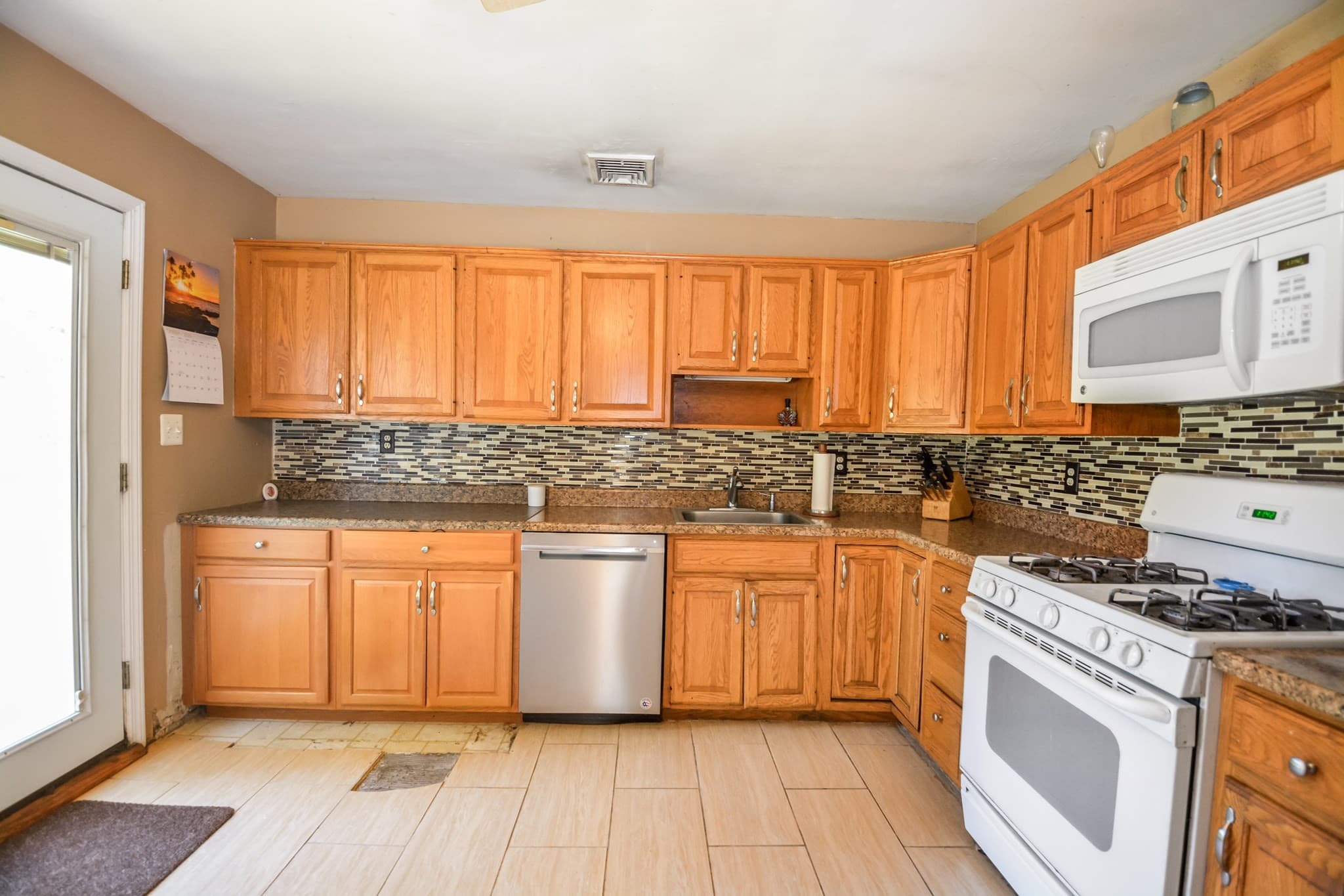 Single Family Residence at 28 Hogg Memorial Dr, Whitman MA 02382, Whitman, photo 8 of 29