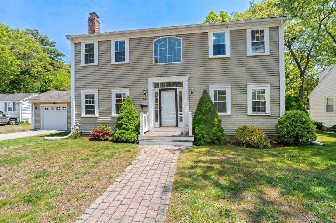 94 Holly Hill Cir, Weymouth MA 02190