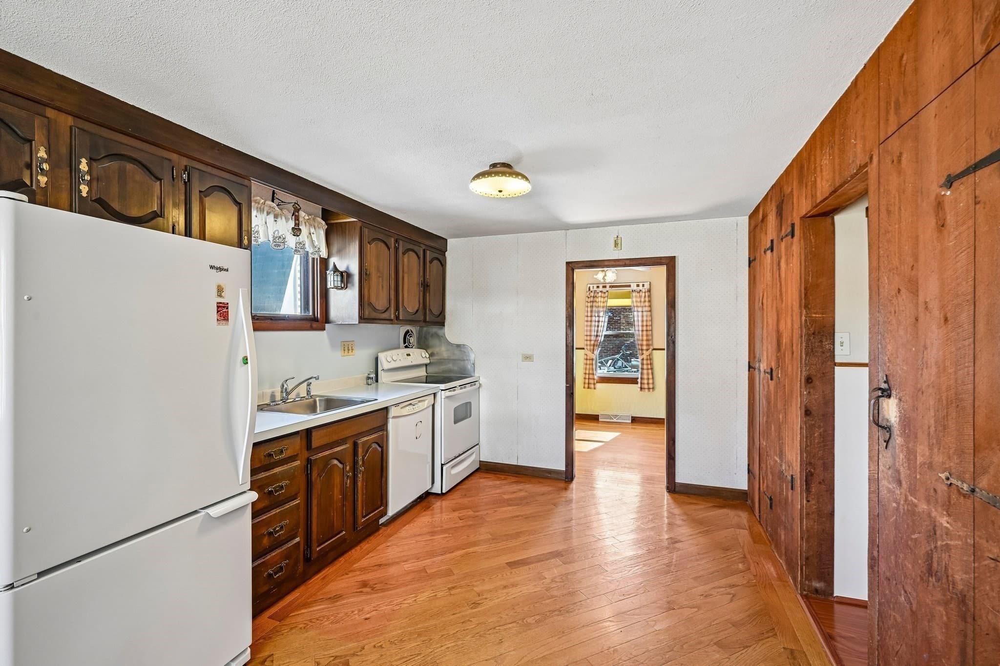 Single Family Residence at 81 Morgan St, Randolph MA 02368, Randolph, photo 9 of 36