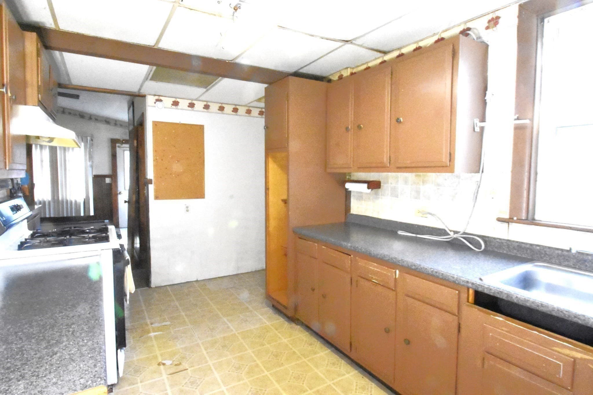Single Family Residence at 494 Elliott Street, Beverly MA 01915, Beverly, photo 6 of 18