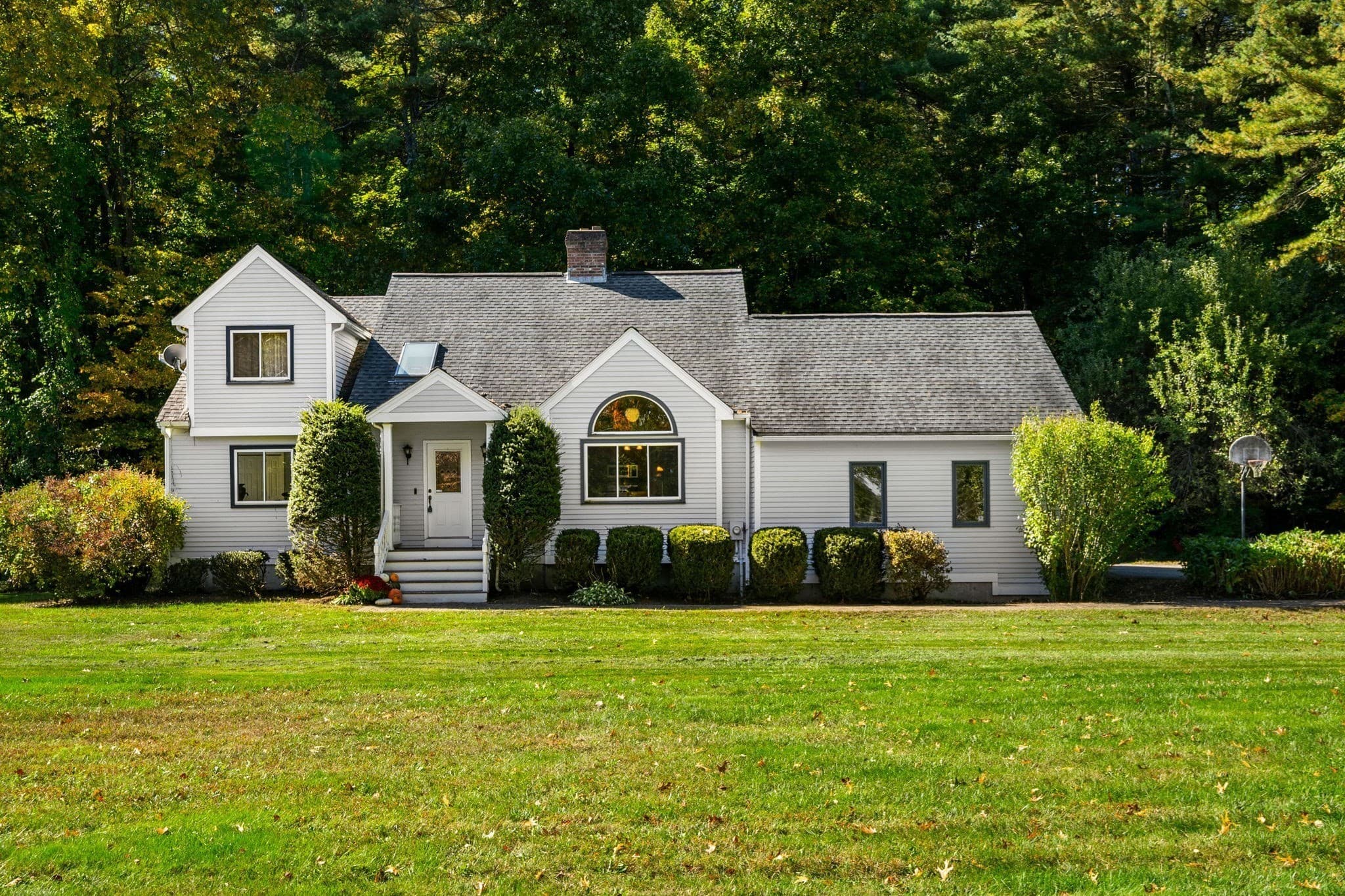 Single Family Residence at 15 Bruce St, Littleton MA 01460, Littleton, photo 2 of 27