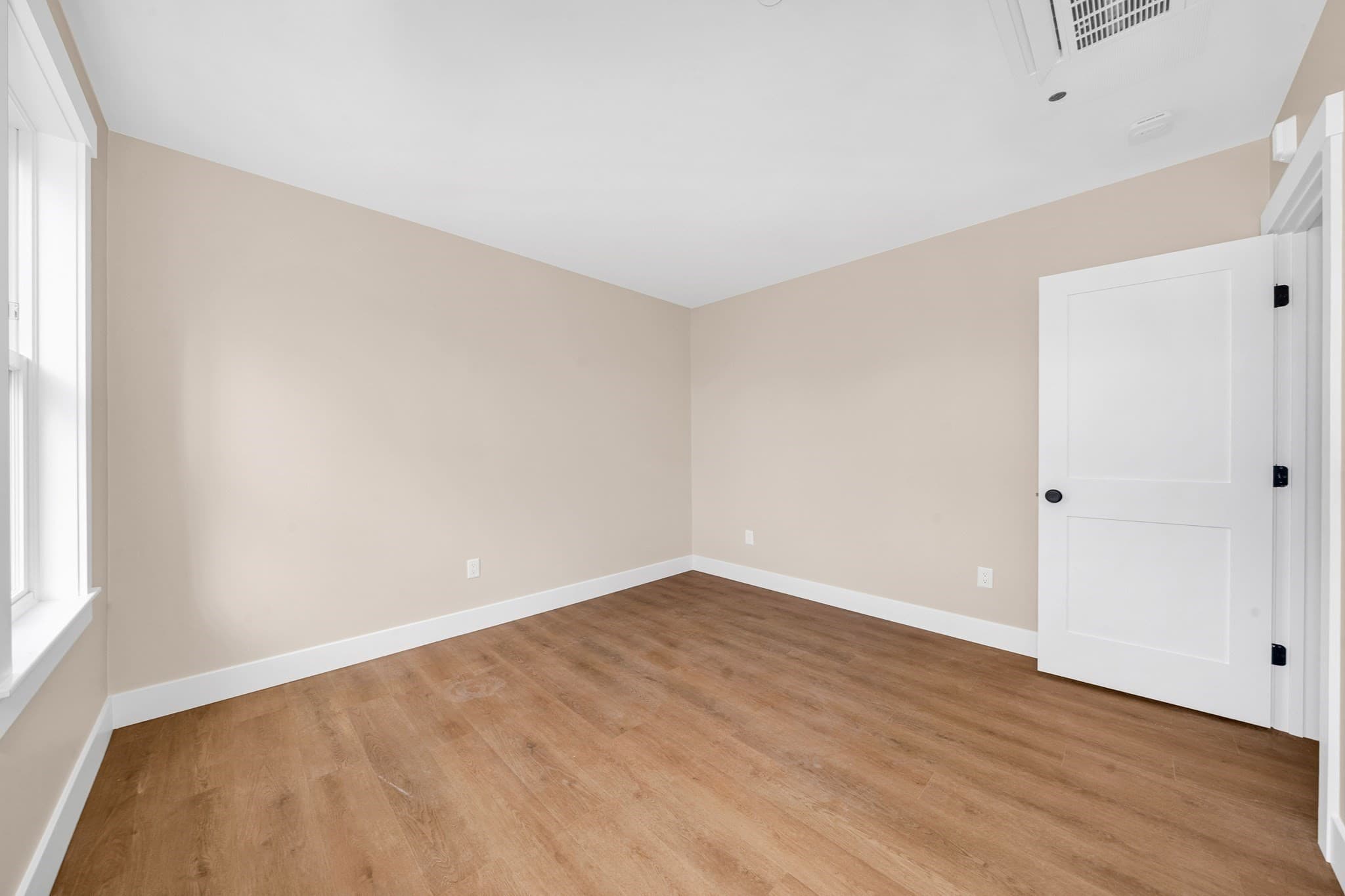 Condominium at 26 Friend Street # B, Amesbury MA 01913, Amesbury, photo 23 of 32