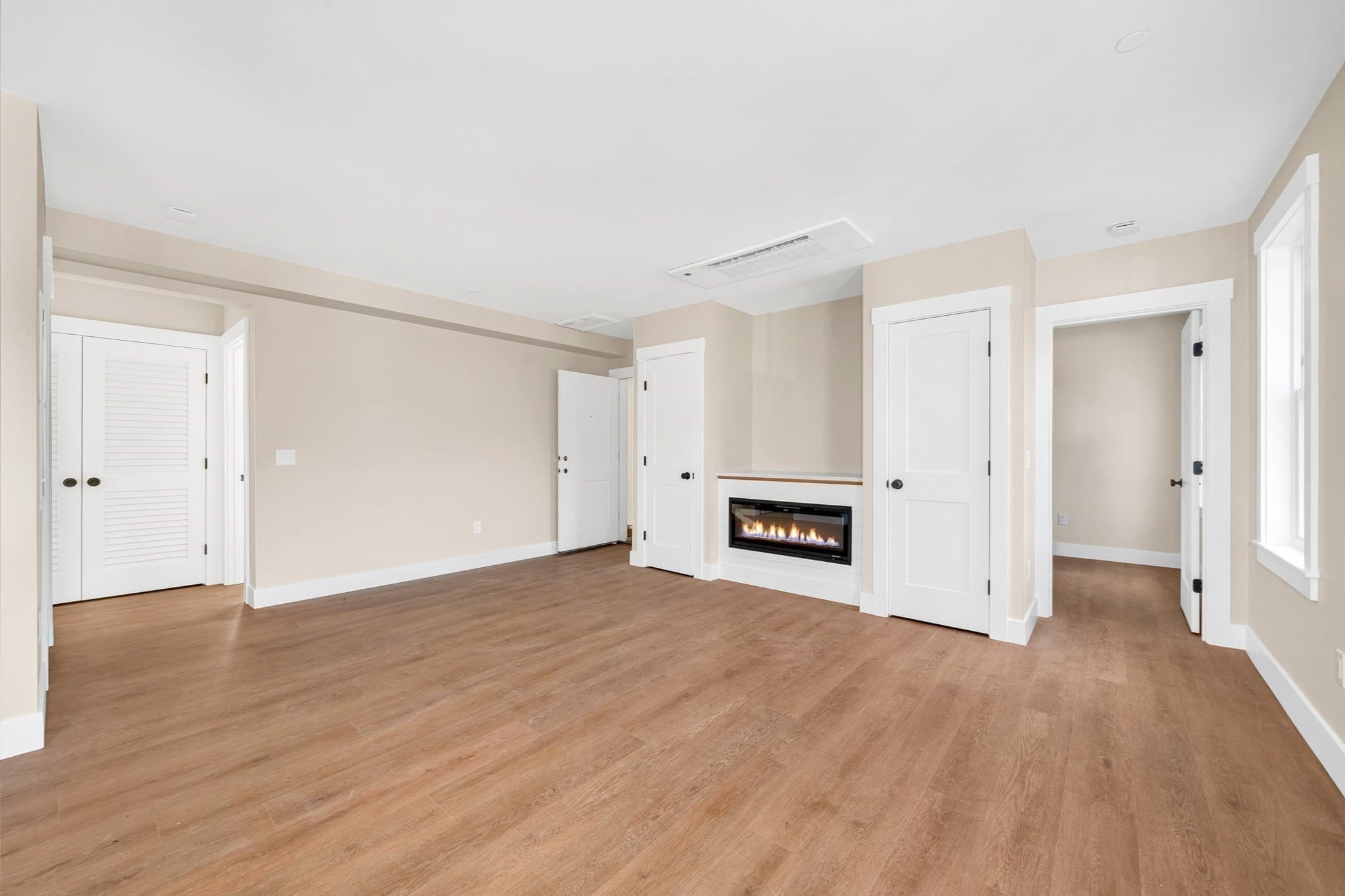 Condominium at 26 Friend Street # B, Amesbury MA 01913, Amesbury, photo 16 of 32