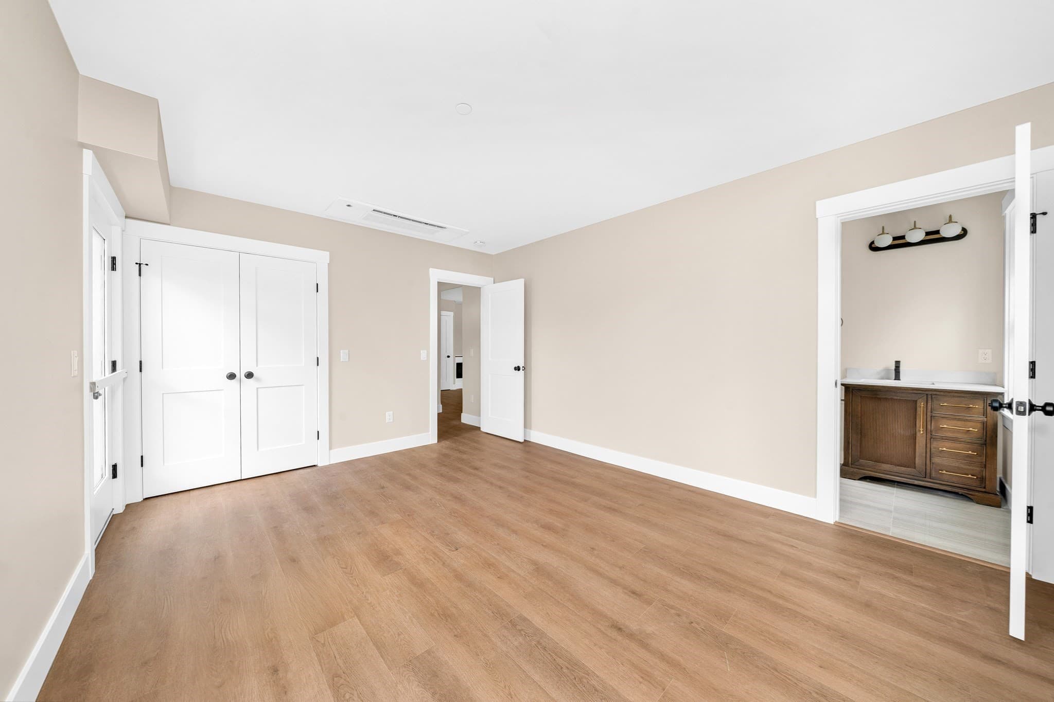 Condominium at 26 Friend Street # B, Amesbury MA 01913, Amesbury, photo 22 of 32