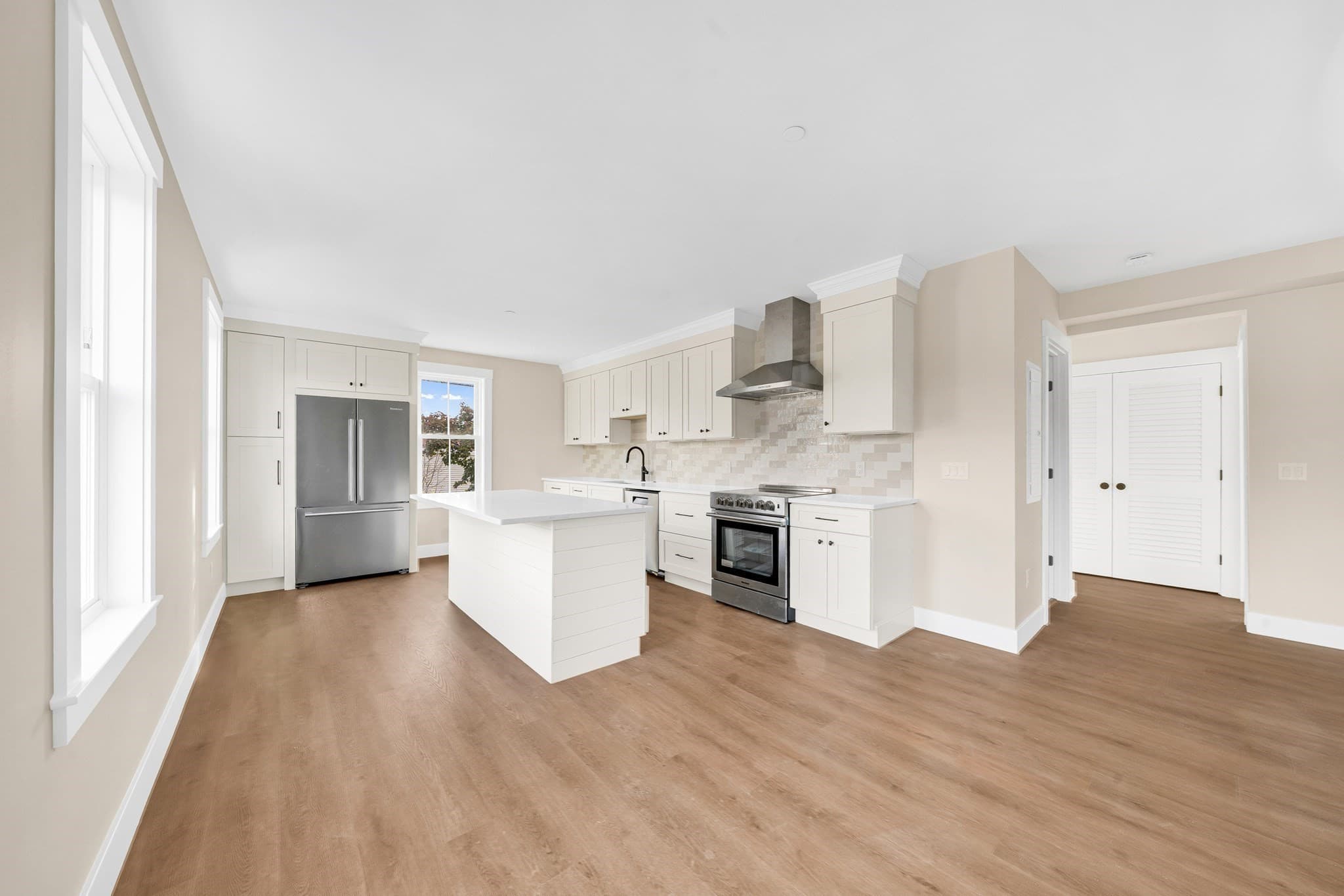Condominium at 26 Friend Street # B, Amesbury MA 01913, Amesbury, photo 10 of 32