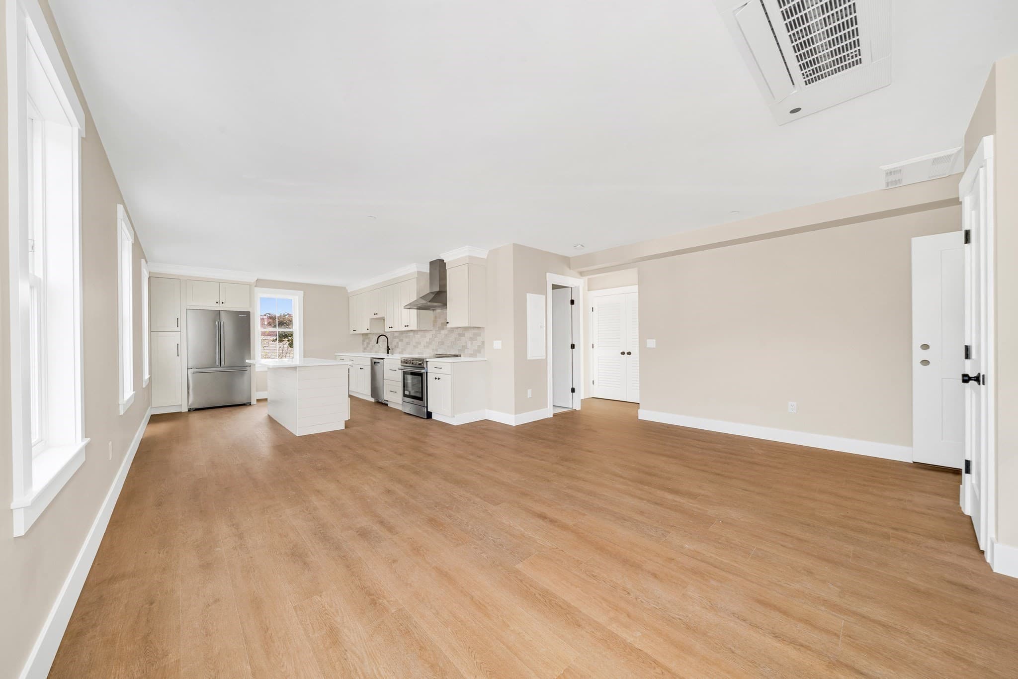 Condominium at 26 Friend Street # B, Amesbury MA 01913, Amesbury, photo 14 of 32