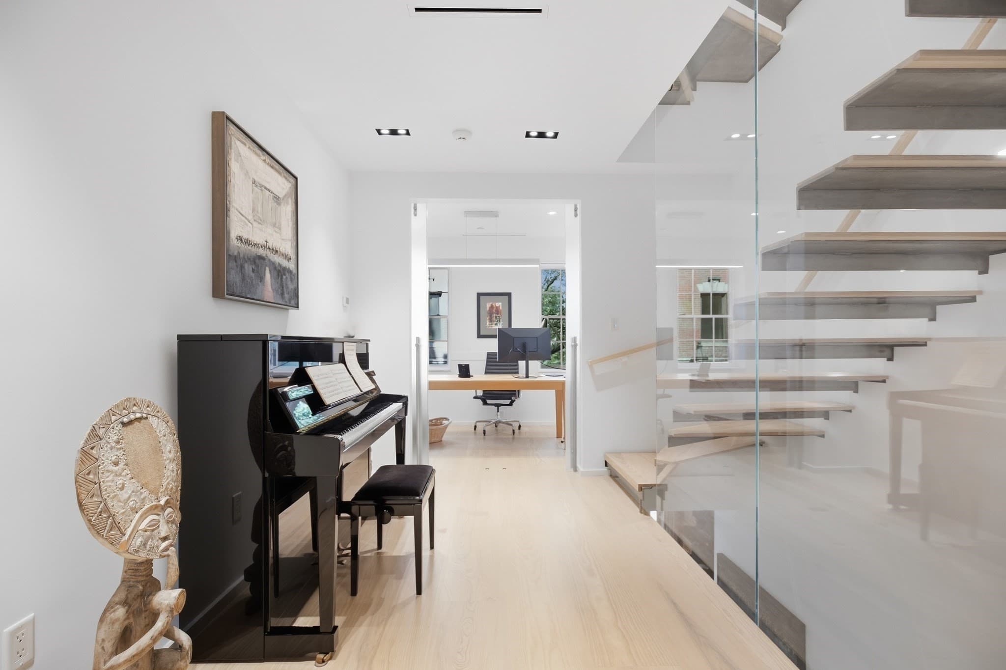 Single Family Residence at 70 Myrtle St, Boston MA 02114, photo 12 of 41