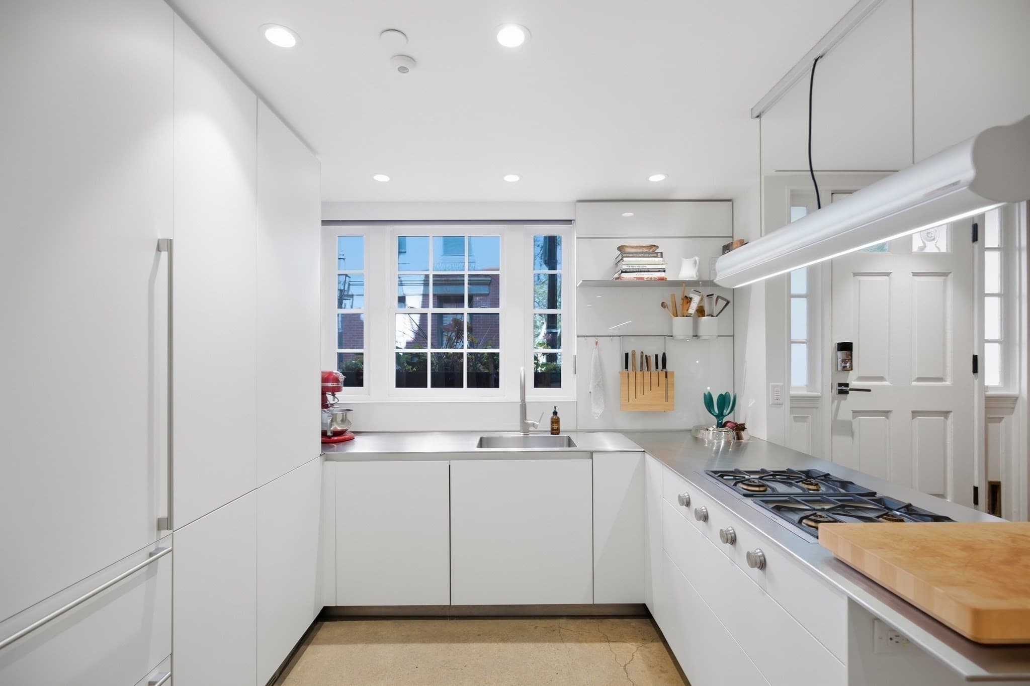 Single Family Residence at 70 Myrtle St, Boston MA 02114, photo 3 of 41