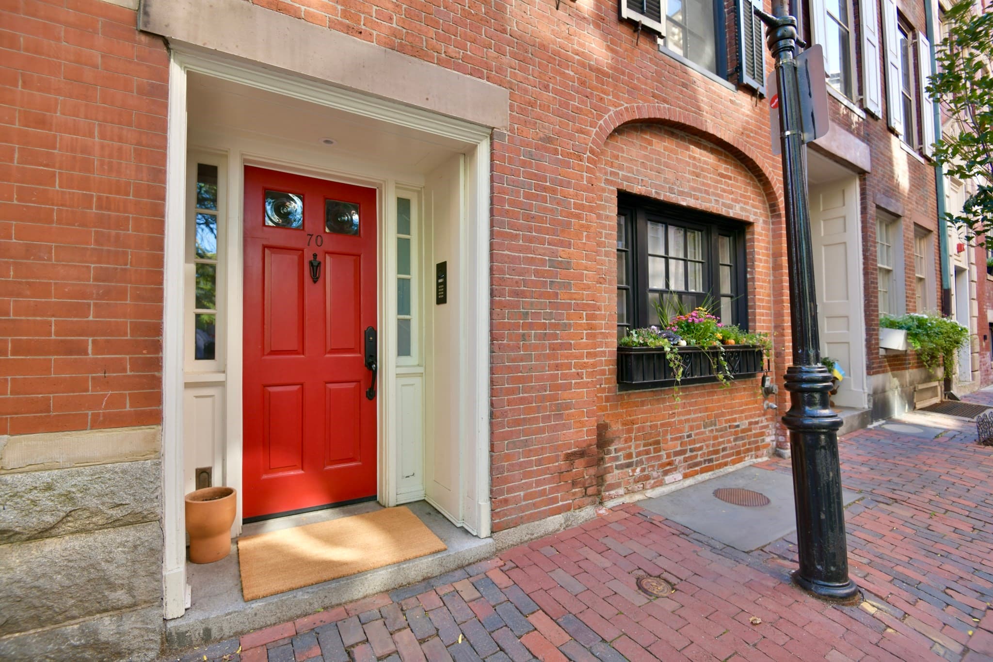 70 Myrtle St, Boston MA 02114