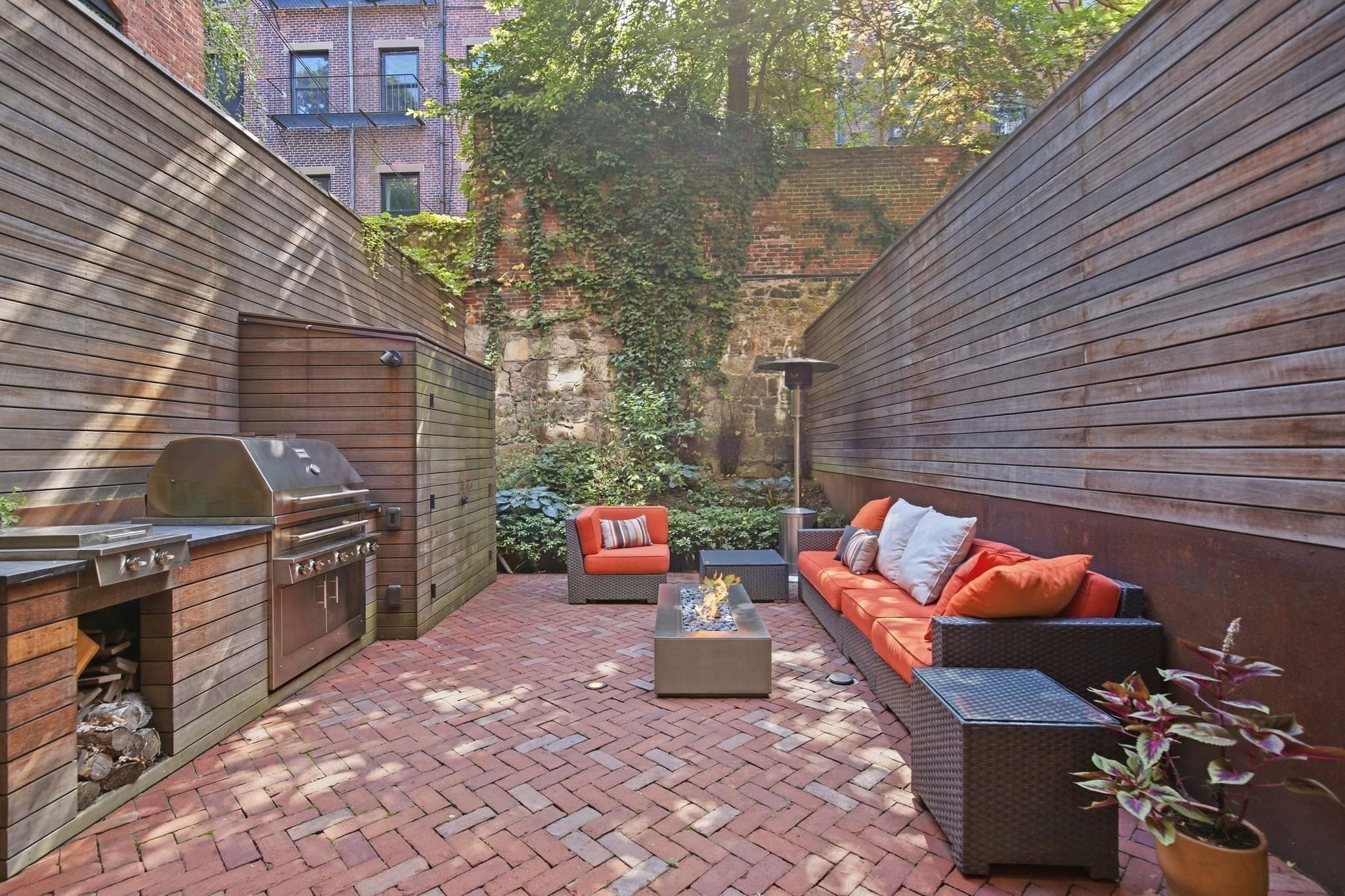 Single Family Residence at 70 Myrtle St, Boston MA 02114, photo 8 of 41