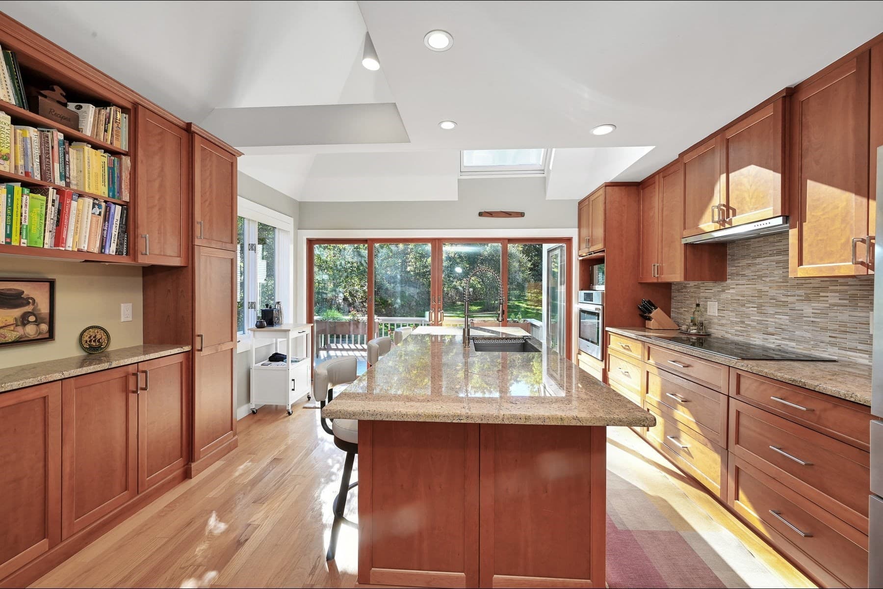 Condominium at 100 Pond St # 18, Cohasset MA 02025, Cohasset, photo 7 of 30