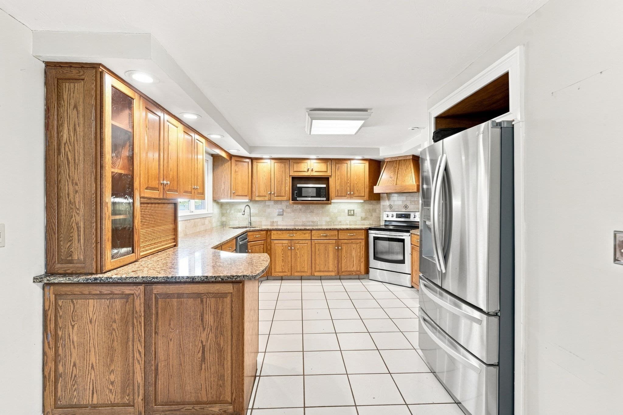 Single Family Residence at 25 West St, Foxboro MA 02035, Foxboro, photo 8 of 40