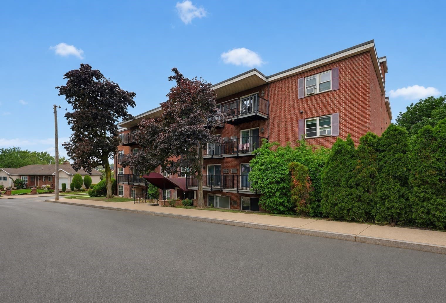 Condominium at 70 Warren # 4, Chelsea MA 02150, Chelsea, photo 10 of 10