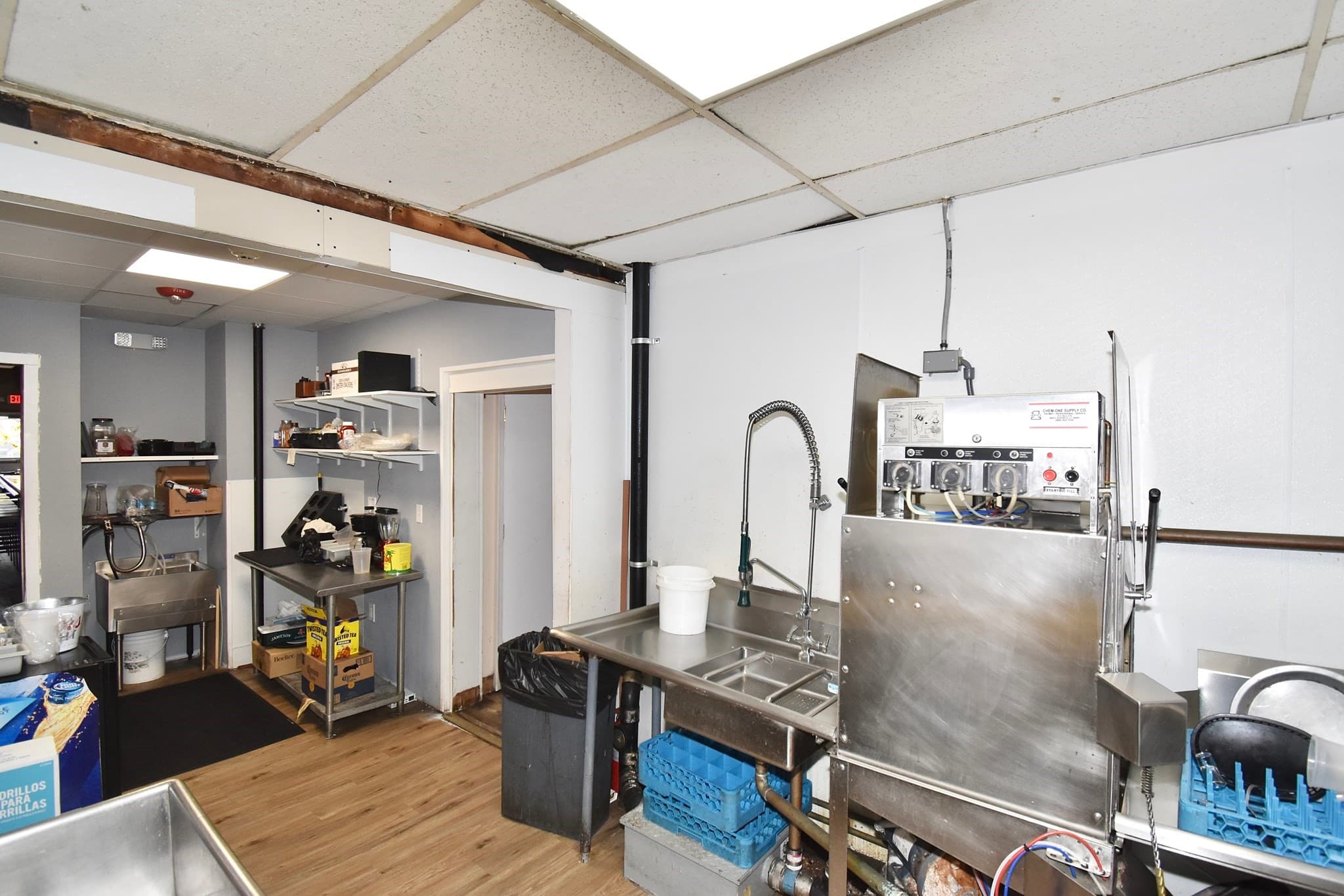 5+ Family - Rooming House at 664-668 Page Blvd, Springfield MA 01104, Springfield, photo 17 of 19