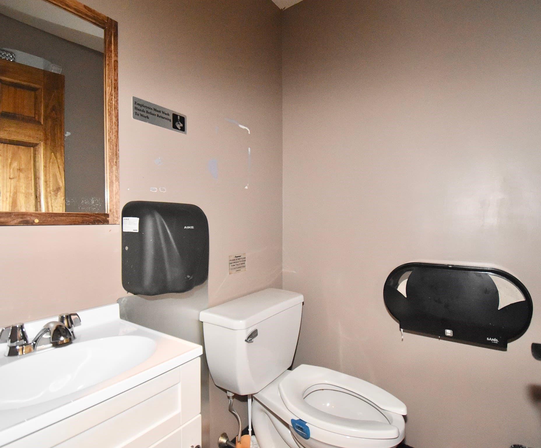 5+ Family - Rooming House at 664-668 Page Blvd, Springfield MA 01104, Springfield, photo 14 of 19