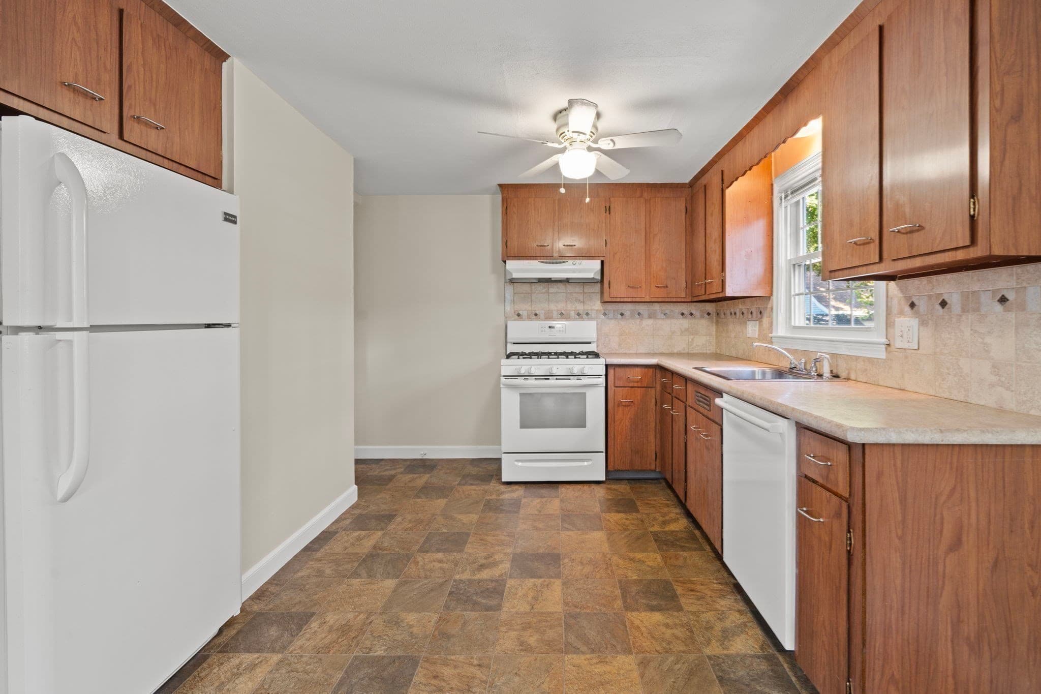 2 Family - 2 Units Side by Side at 13 Gregg Street, Woburn MA 01801, Woburn, photo 21 of 36
