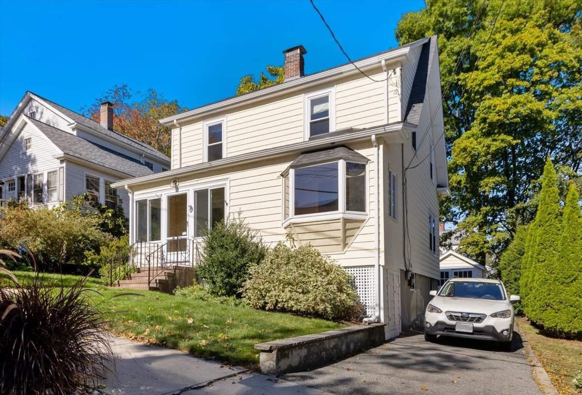 79 Menotomy Rd, Arlington MA 02476