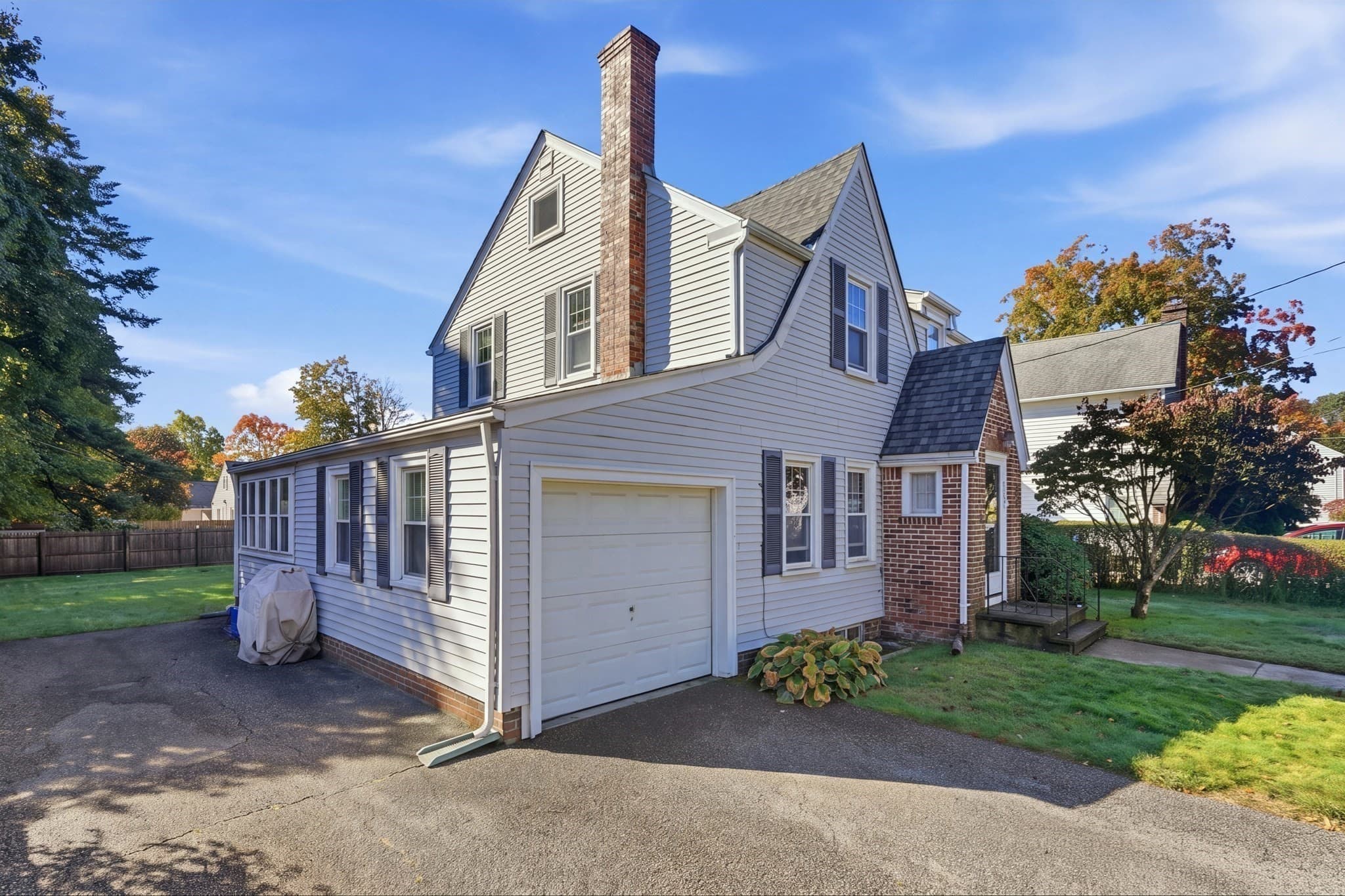 Single Family Residence at 726 Allen St, Springfield MA 01118, Springfield, photo 2 of 41
