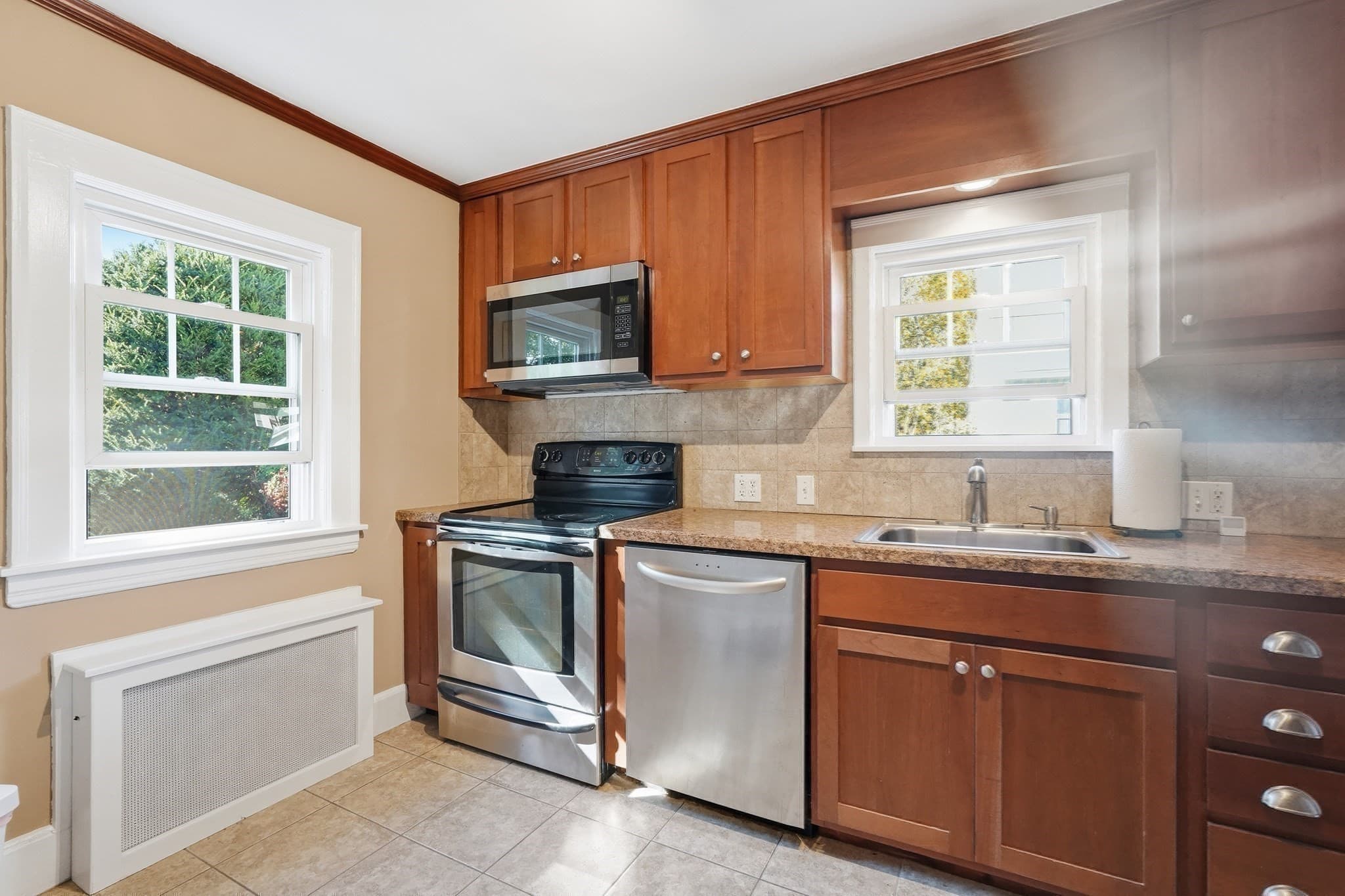 Single Family Residence at 726 Allen St, Springfield MA 01118, Springfield, photo 12 of 41