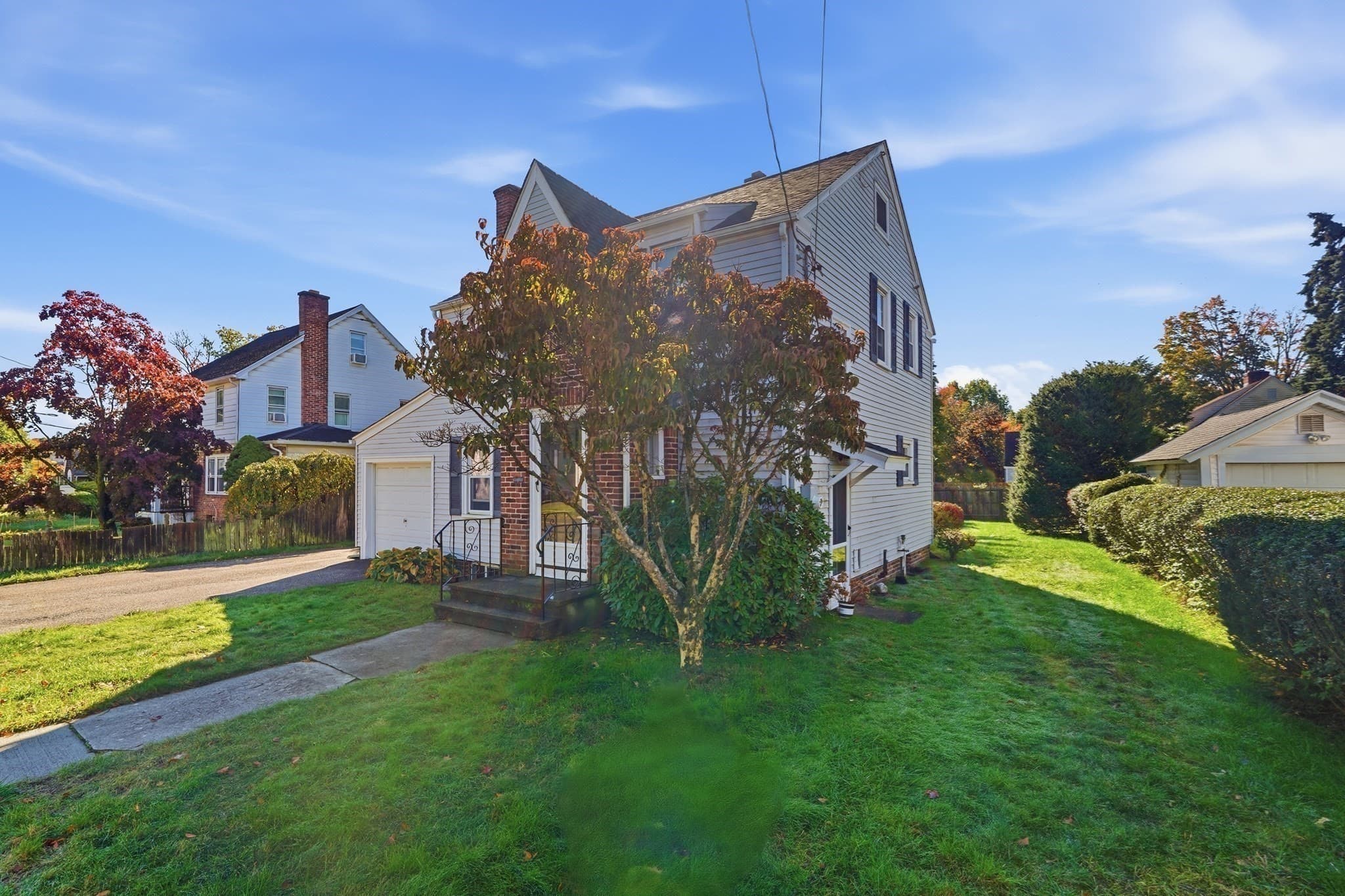 Single Family Residence at 726 Allen St, Springfield MA 01118, Springfield, photo 3 of 41