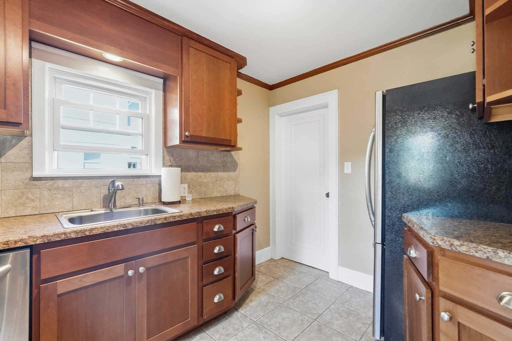 Single Family Residence at 726 Allen St, Springfield MA 01118, Springfield, photo 11 of 41