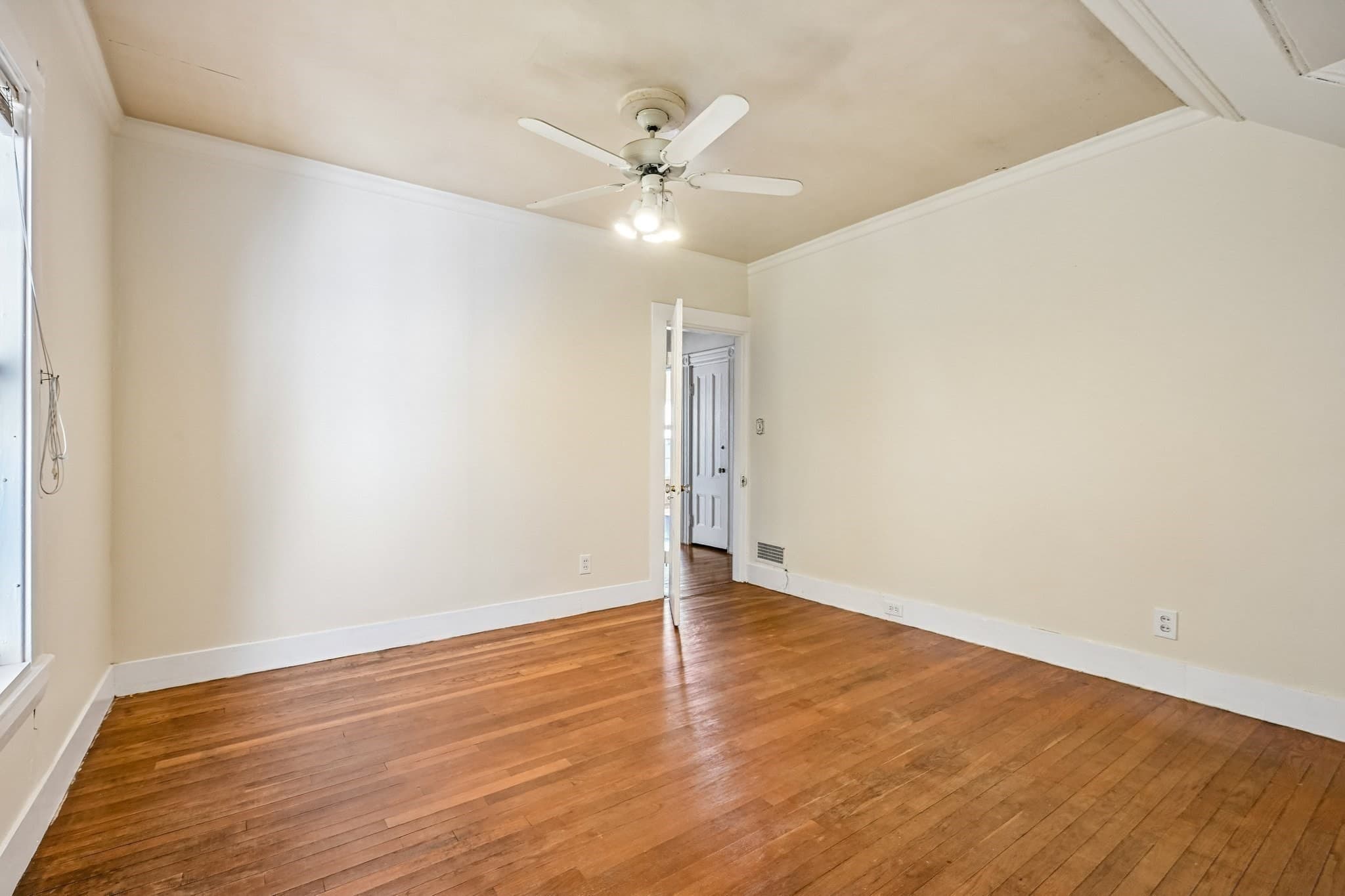 Multi Family at 44 Ocean St, Nahant MA 01908, Nahant, photo 14 of 42