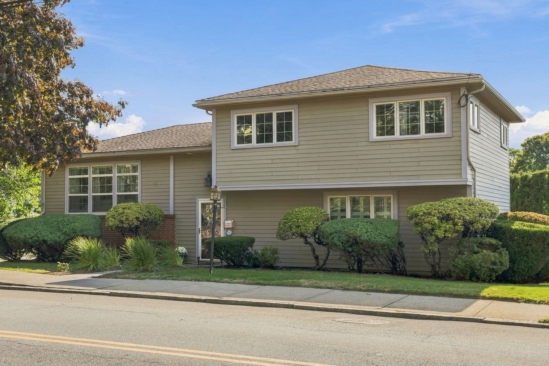 709 Humphrey St, Swampscott MA 01907
