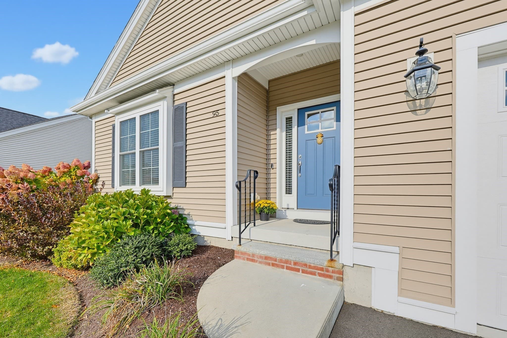 Single Family Residence at 95 Partridge View Lane N, Wrentham MA 02093, Wrentham, photo 2 of 41