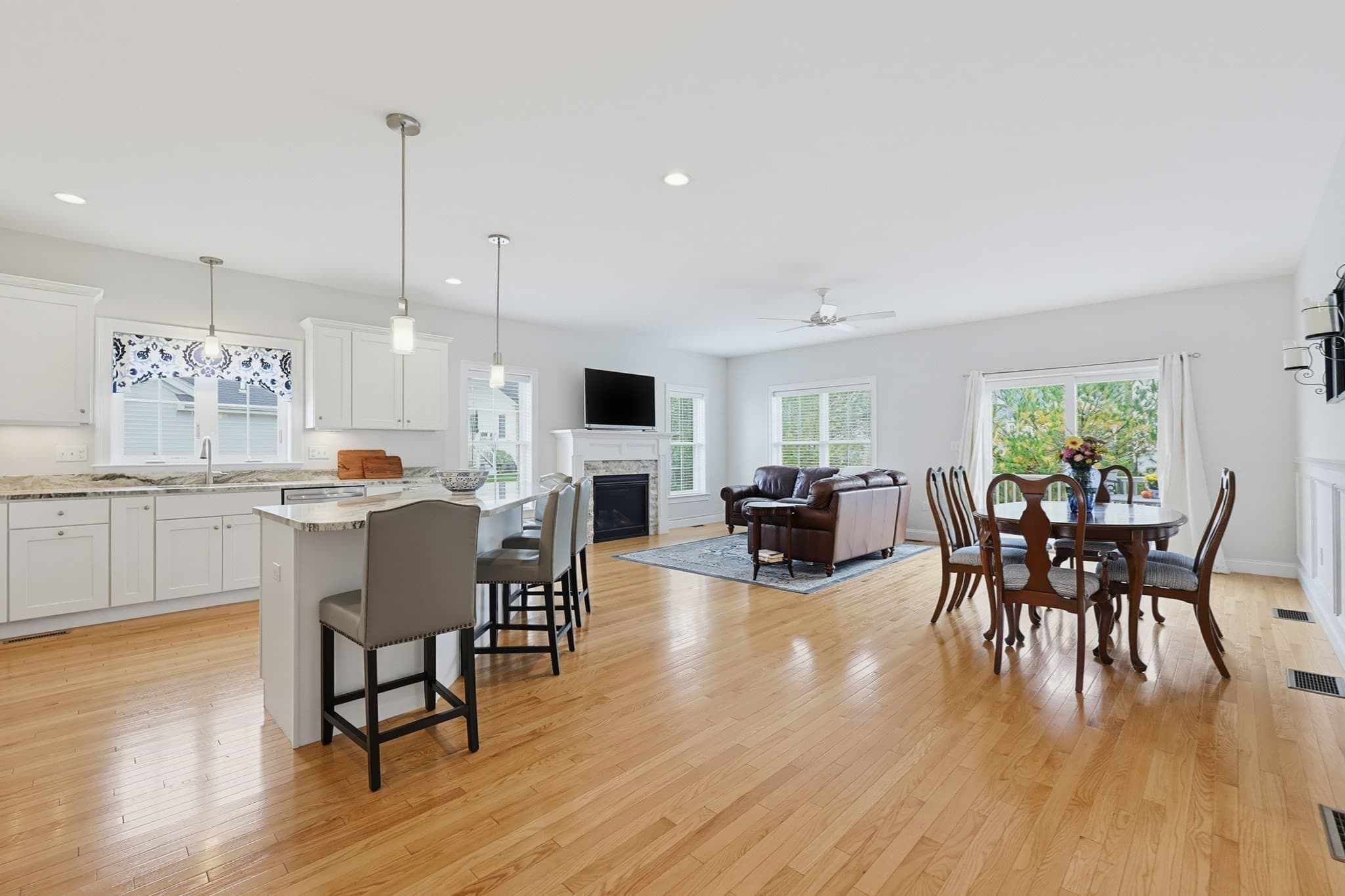 Single Family Residence at 95 Partridge View Lane N, Wrentham MA 02093, Wrentham, photo 4 of 41