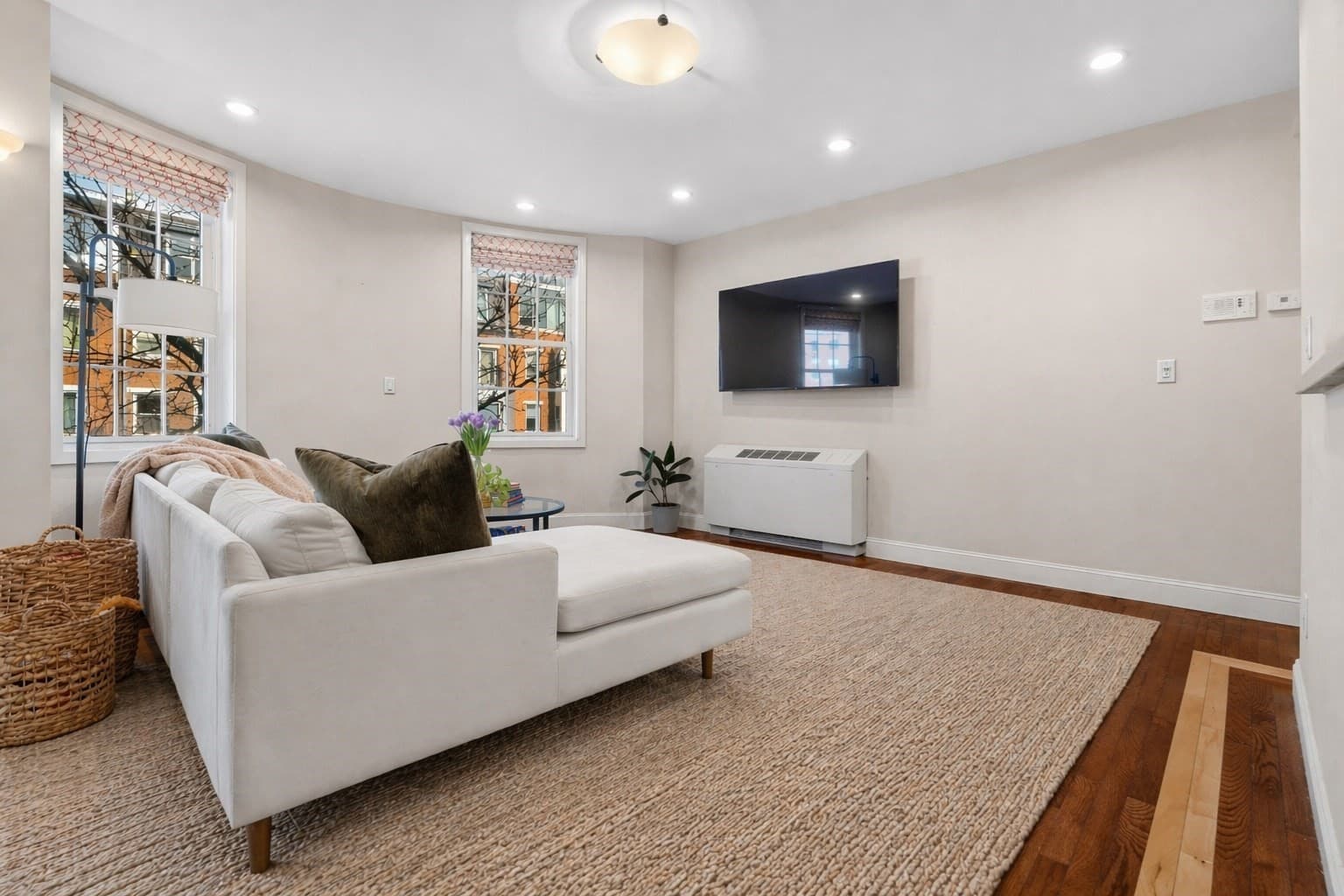 Condominium at 13 Bowdoin St, Boston MA 02114, Boston, photo 2 of 10