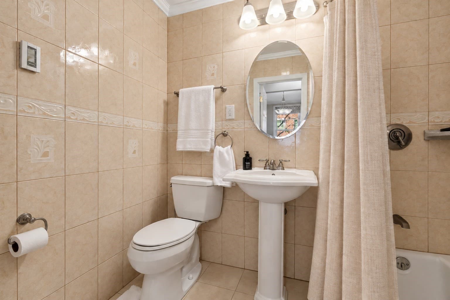 Condominium at 13 Bowdoin St, Boston MA 02114, Boston, photo 9 of 10