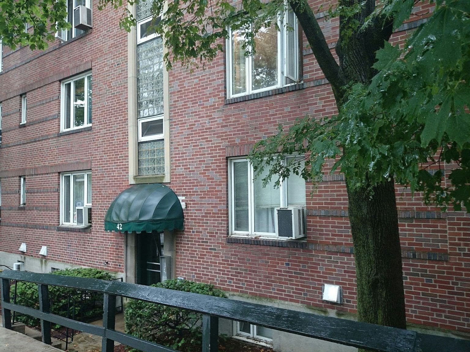 Condominium at 42 Dean # 4, Brookline MA 02445, photo 9 of 9