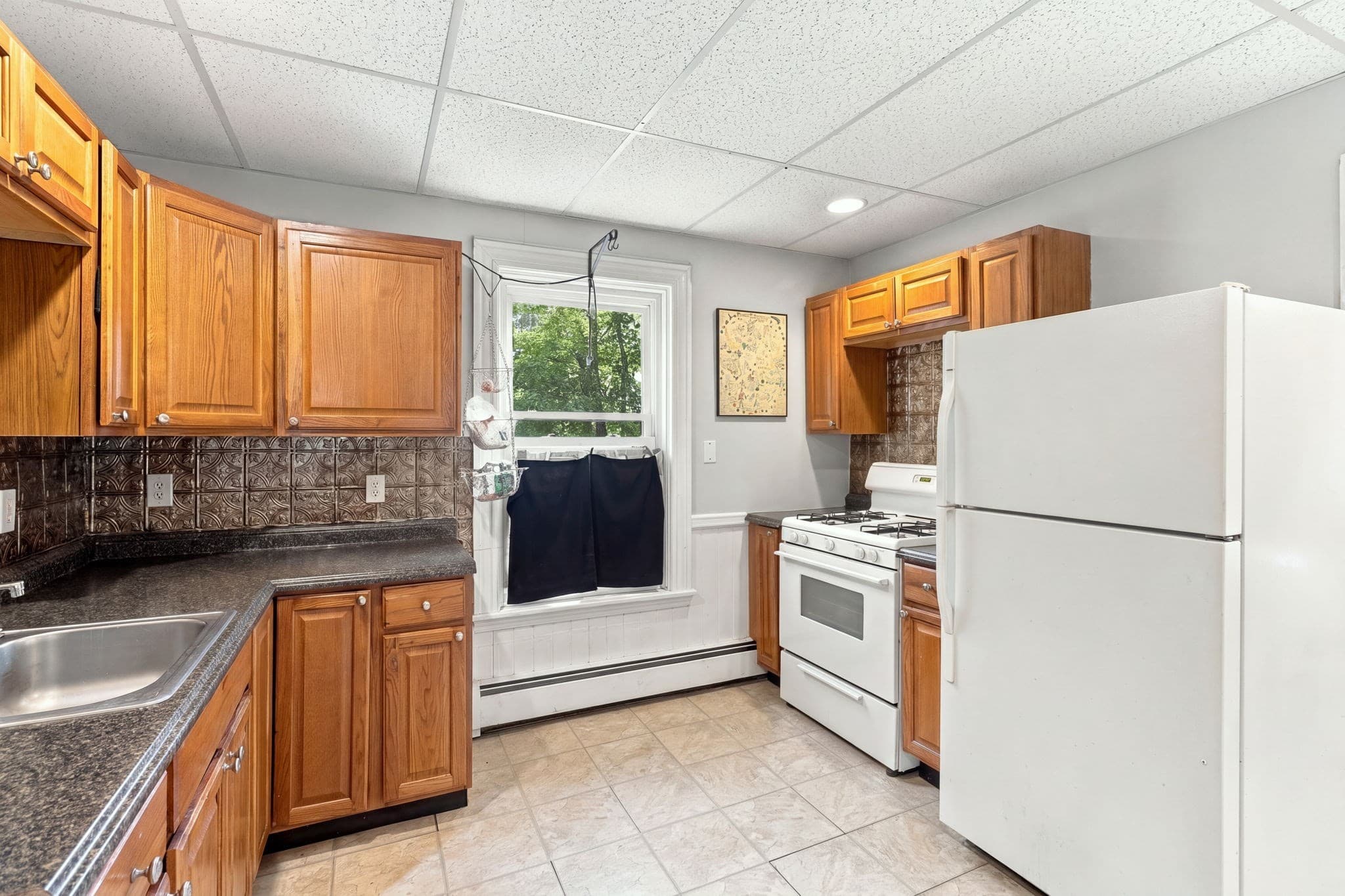 Multi Family at 562 Newport Ave, Attleboro MA 02703, Attleboro, photo 22 of 41