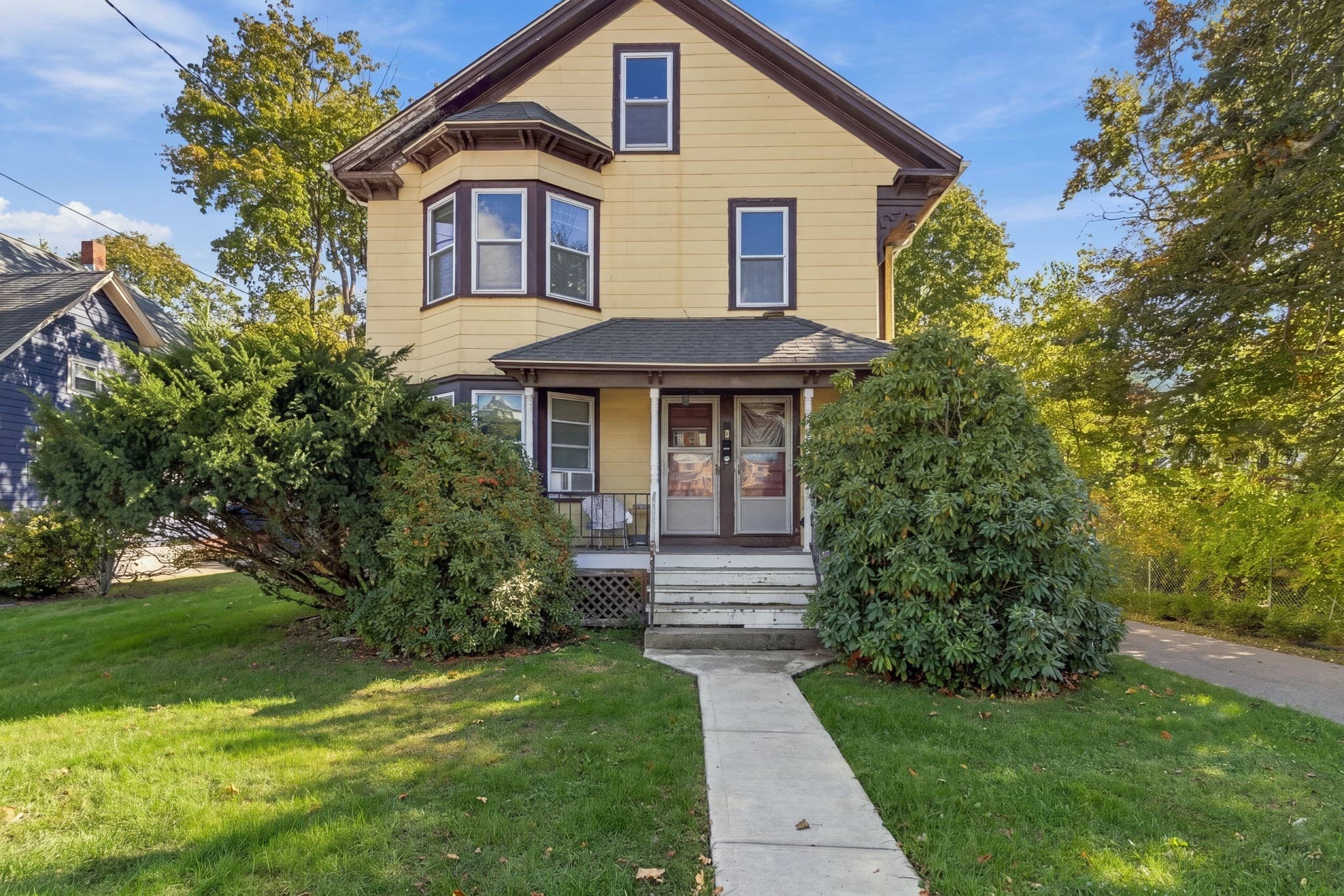 562 Newport Ave, Attleboro MA 02703