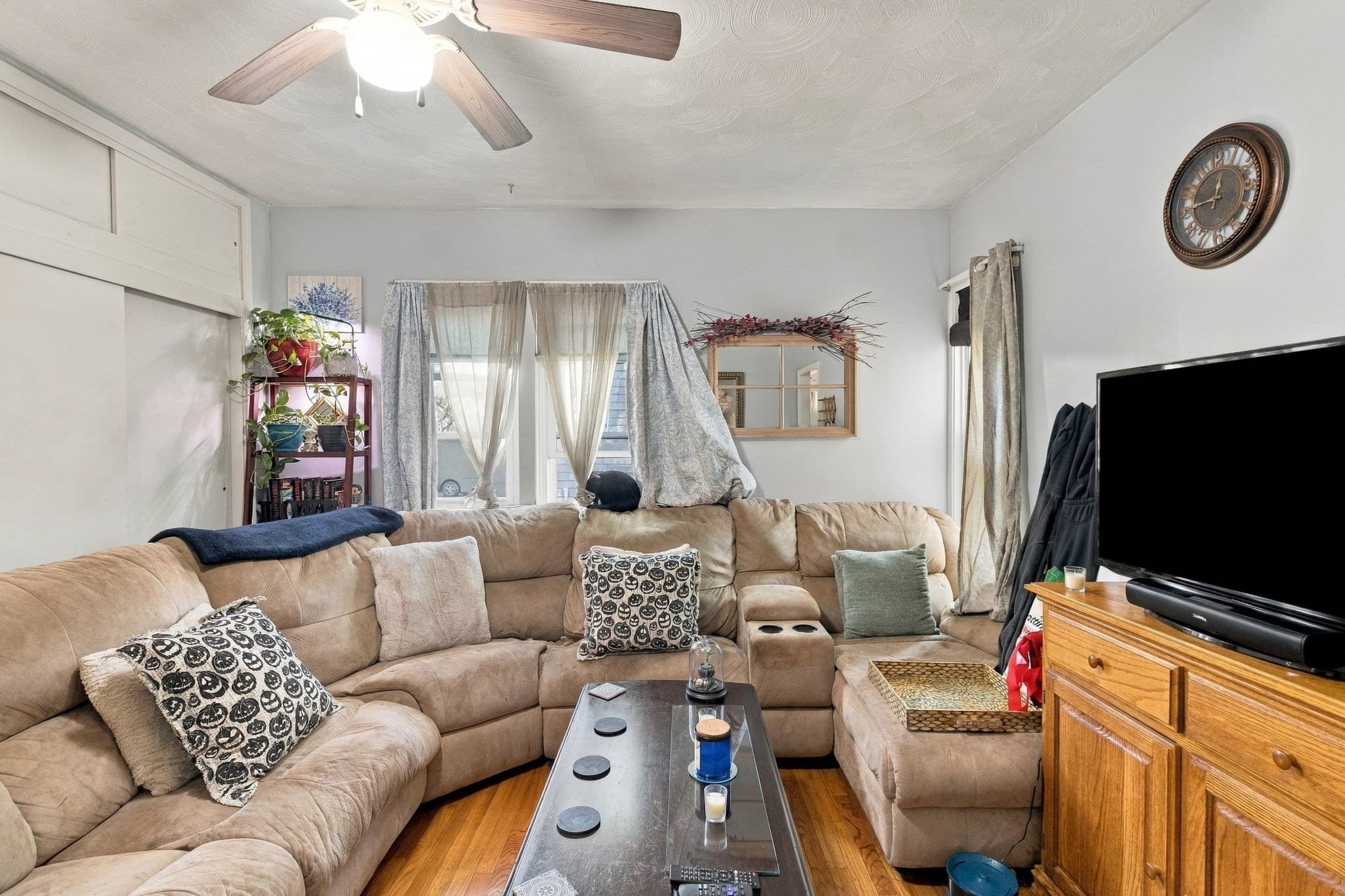 Multi Family at 562 Newport Ave, Attleboro MA 02703, Attleboro, photo 18 of 41