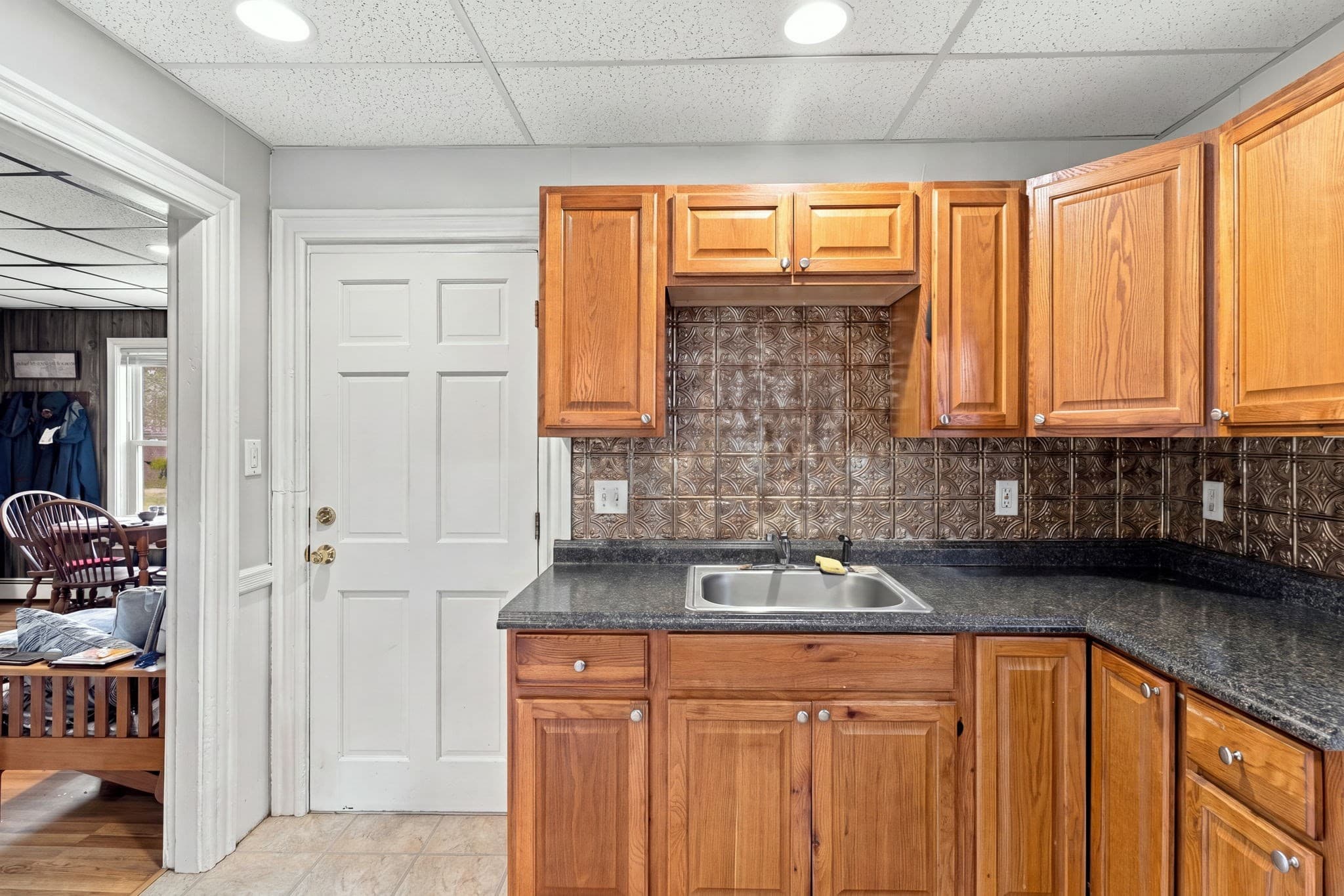 Multi Family at 562 Newport Ave, Attleboro MA 02703, Attleboro, photo 21 of 41