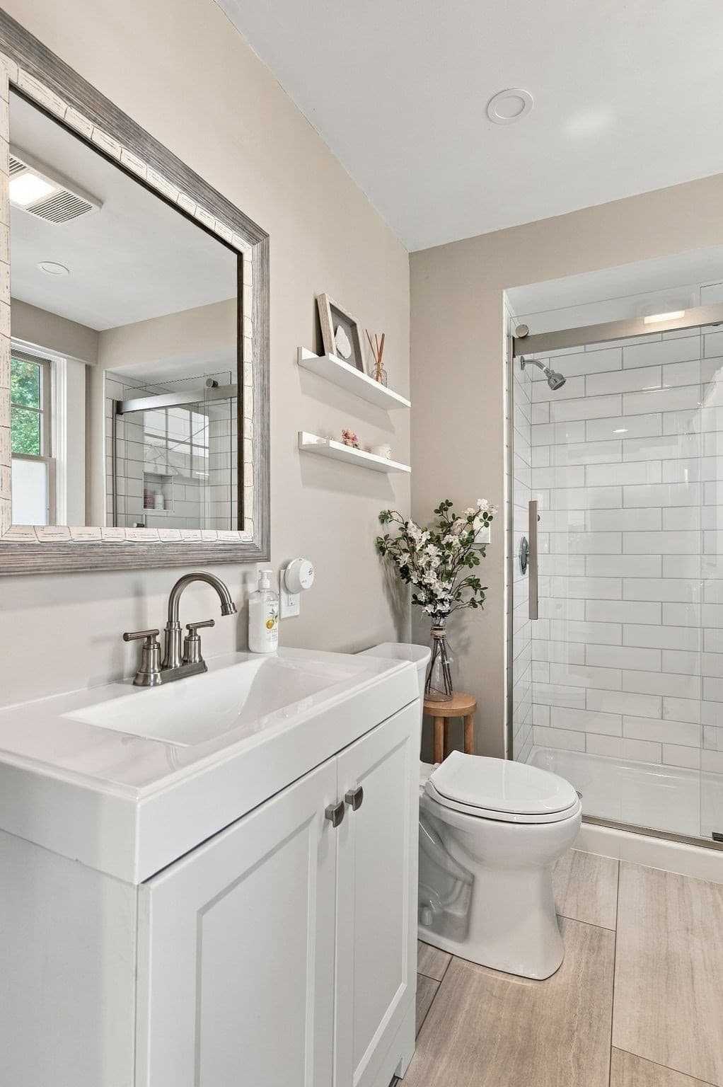 Single Family Residence at 10 Emerald Rd, Nahant MA 01908, Nahant, photo 13 of 42
