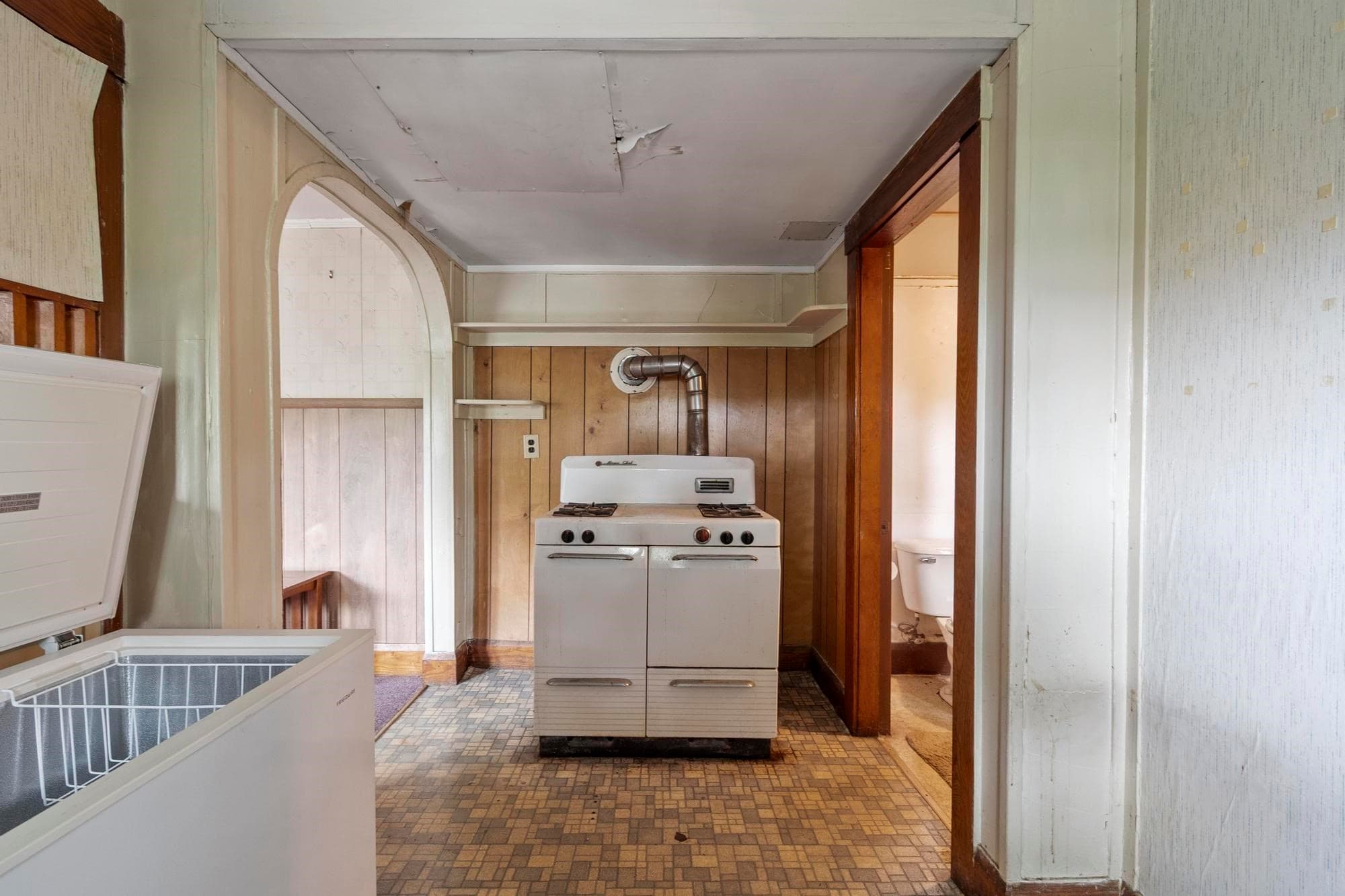 3 Family at 54-56 Arlington St, Fitchburg MA 01420, Fitchburg, photo 39 of 42