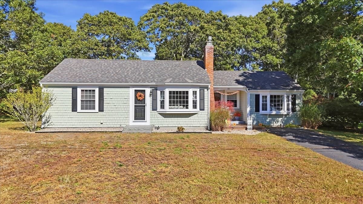 32 Scholl Av, Yarmouth MA 02673