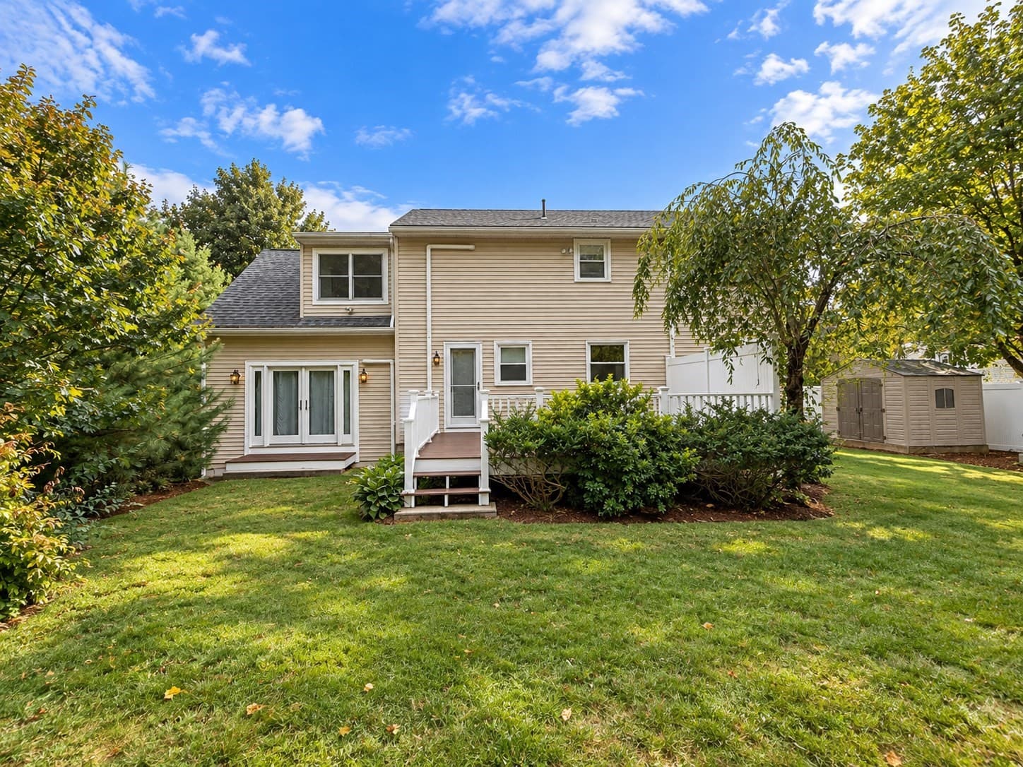 Single Family Residence at 14 Dunvegan Dr, Merrimac MA 01860, photo 2 of 37