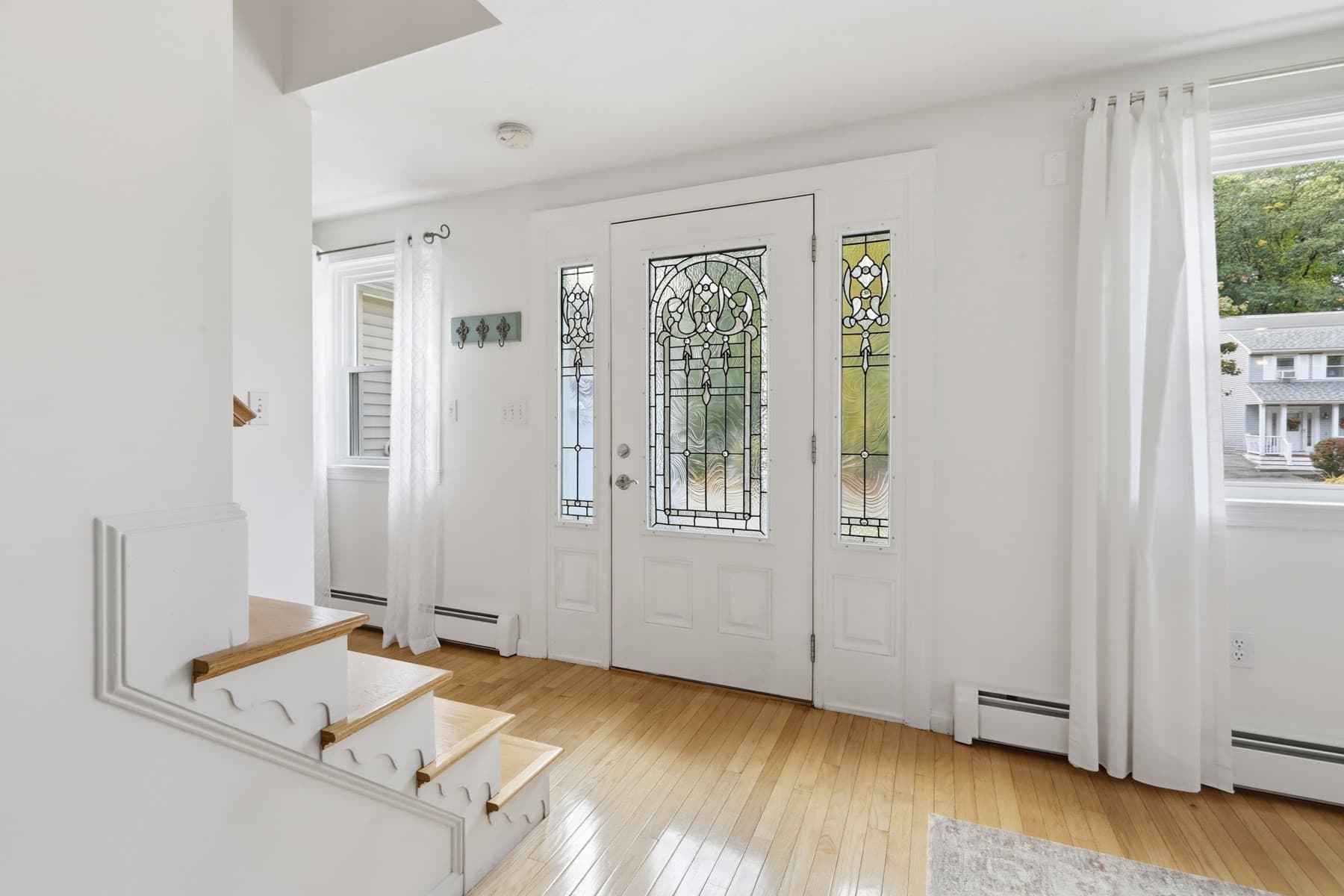 Single Family Residence at 14 Dunvegan Dr, Merrimac MA 01860, photo 6 of 37